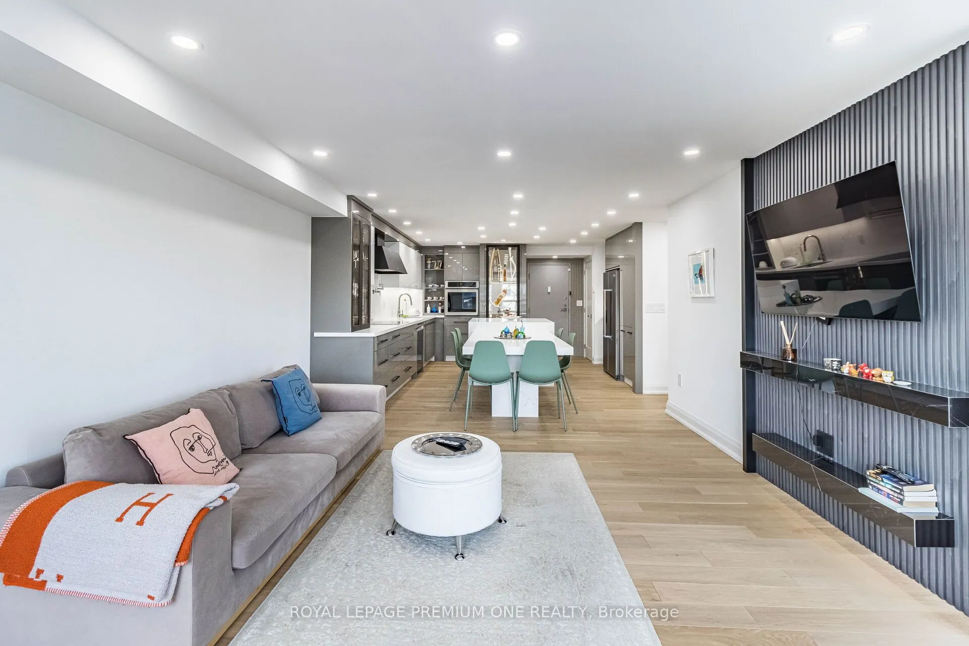 100 Arbors Lane, #207