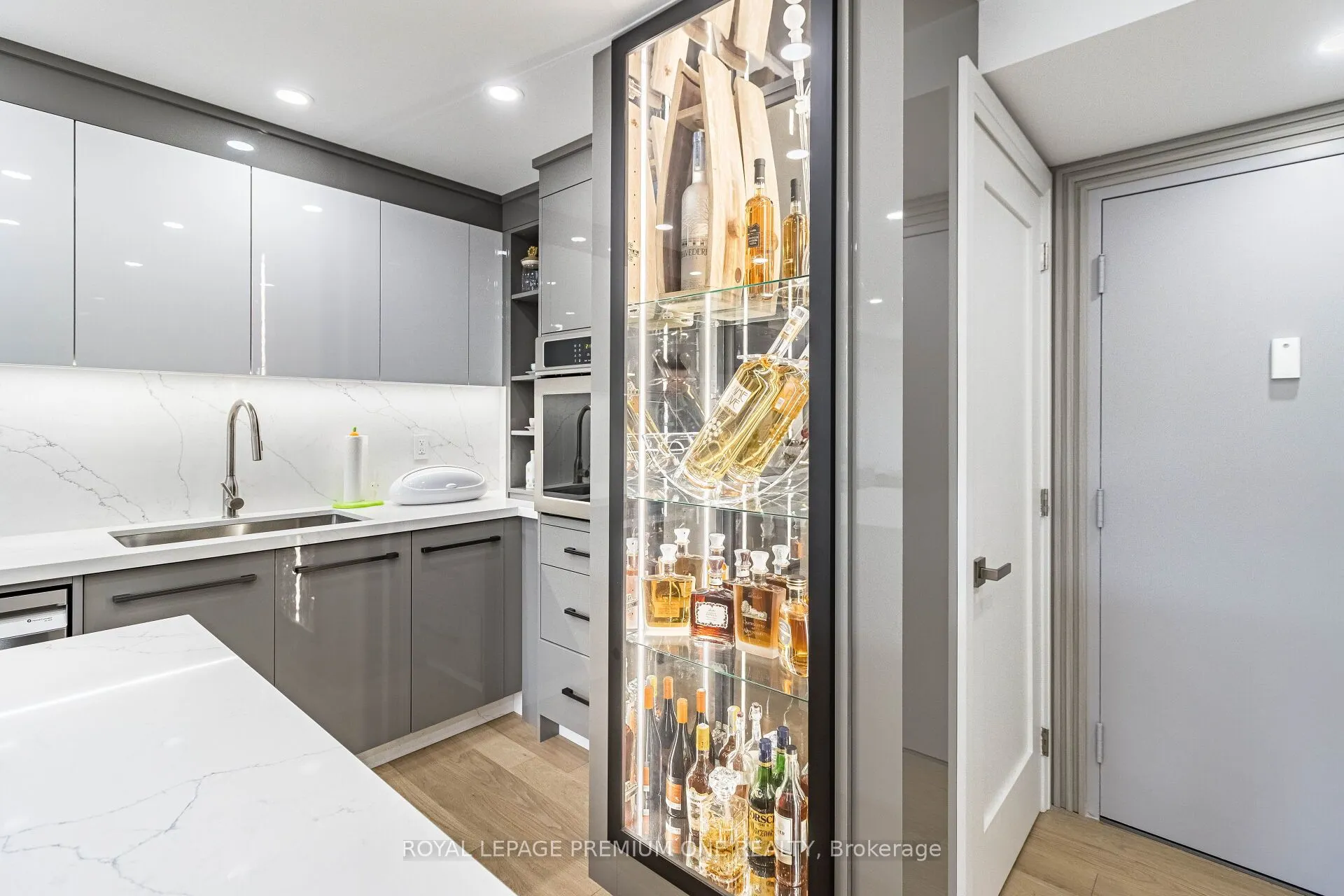 100 Arbors Lane, #207
