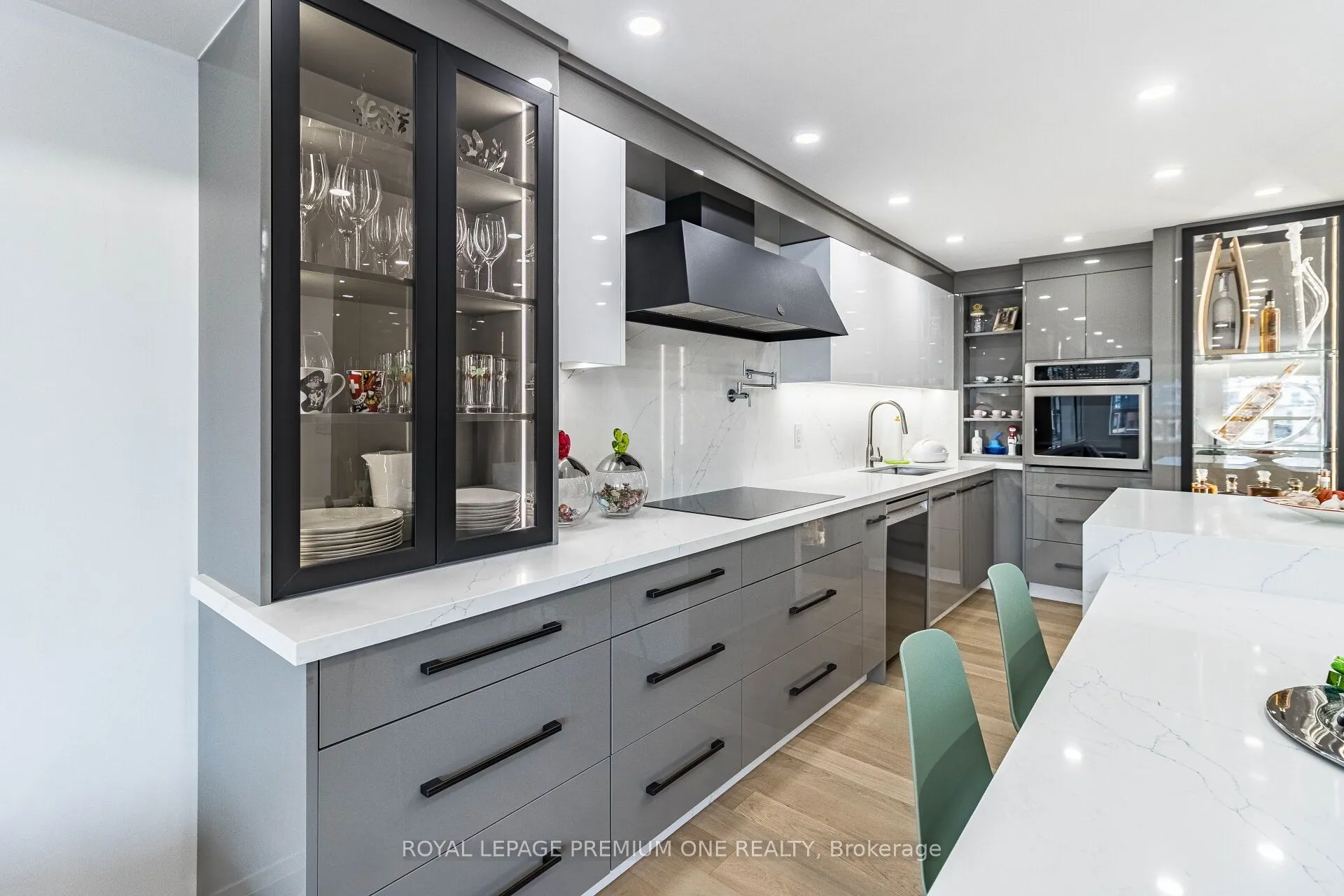 100 Arbors Lane, #207