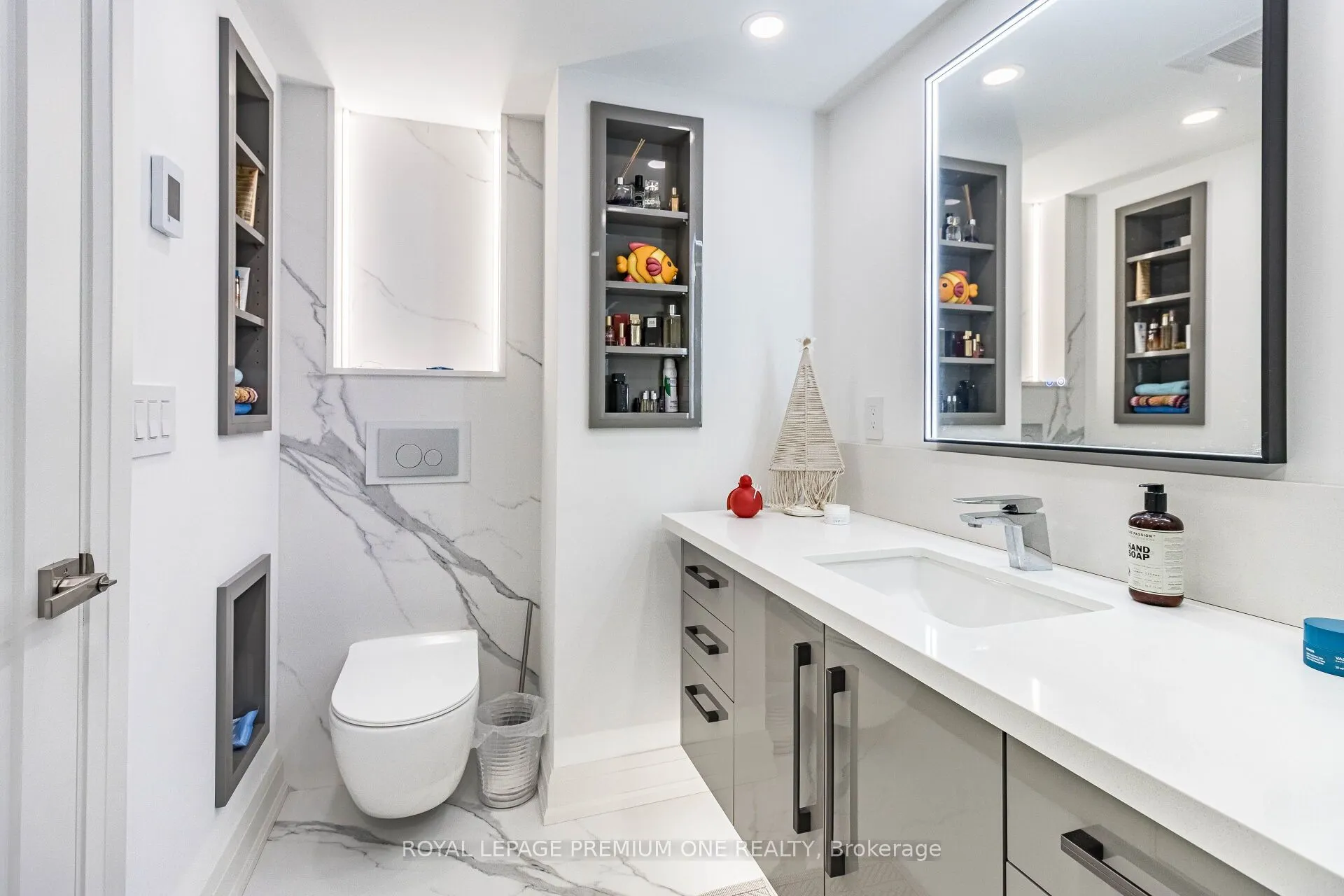 100 Arbors Lane, #207