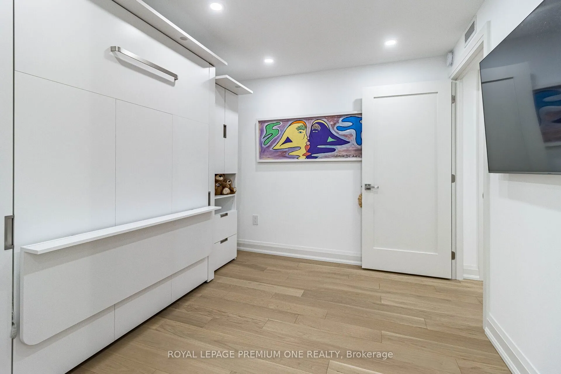 100 Arbors Lane, #207