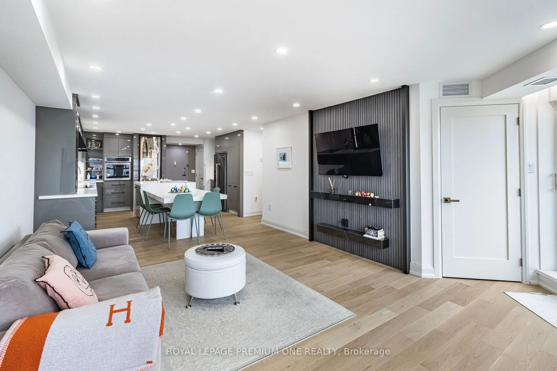 100 Arbors Lane, #207