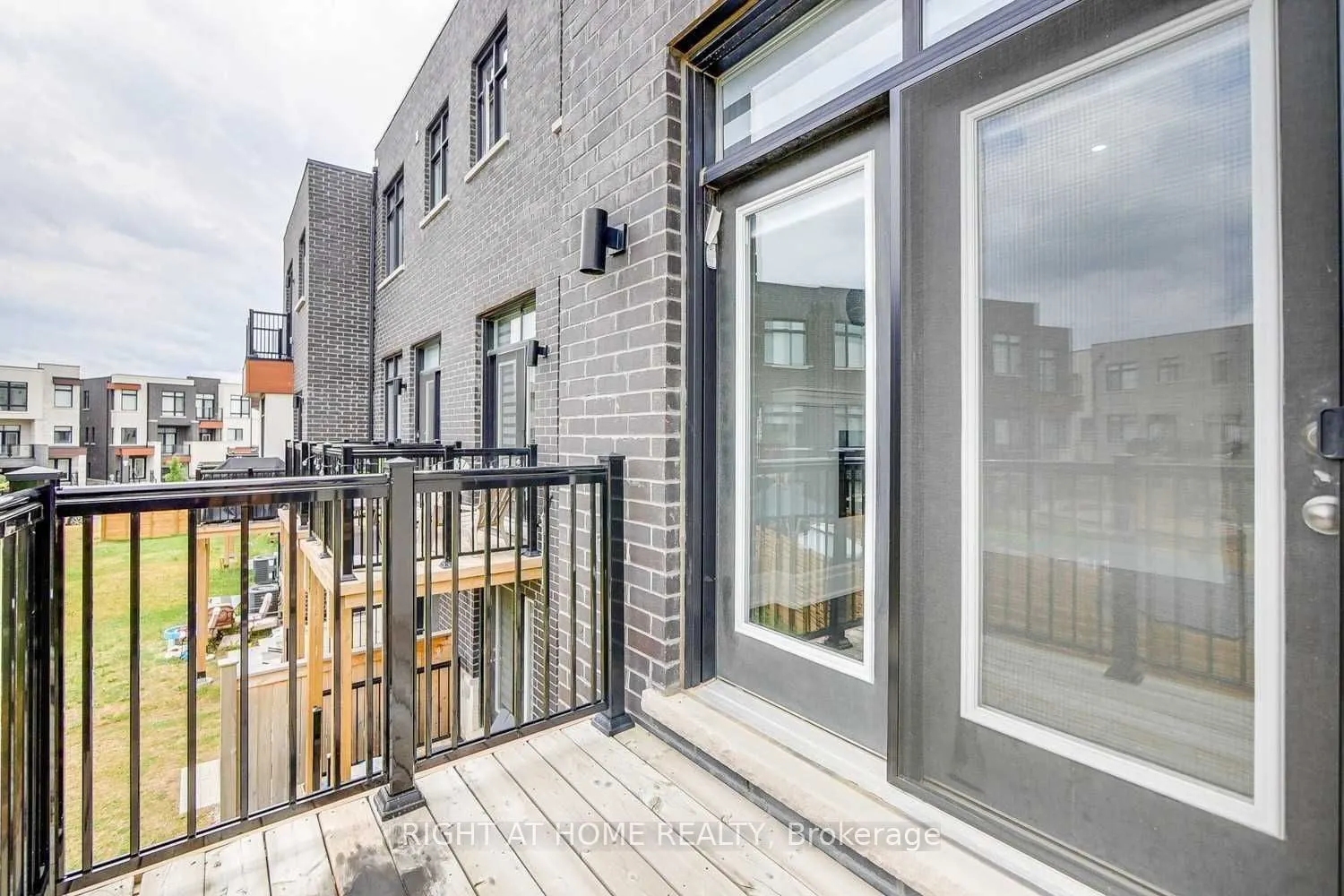 255 Thomas Cook Avenue