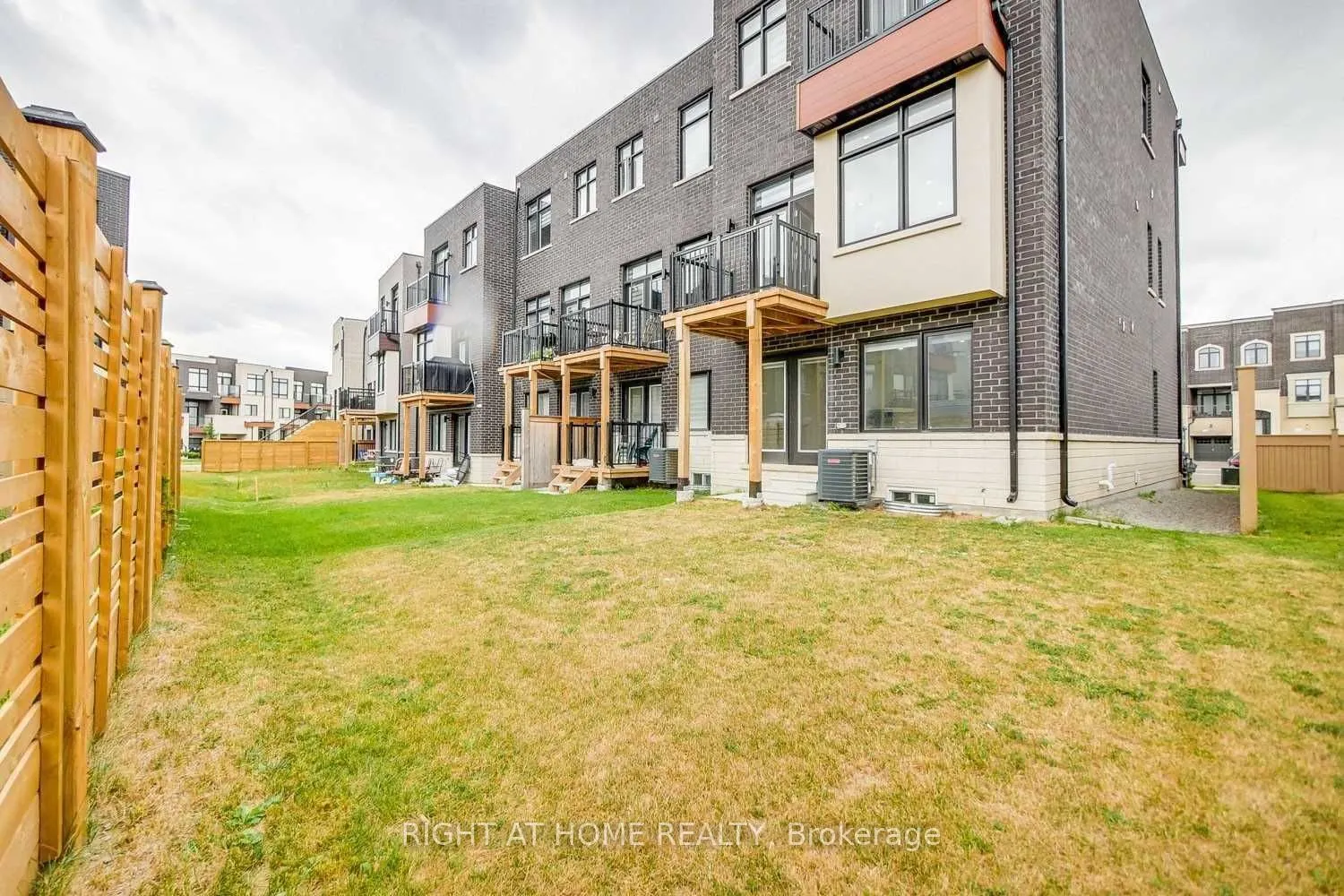 255 Thomas Cook Avenue