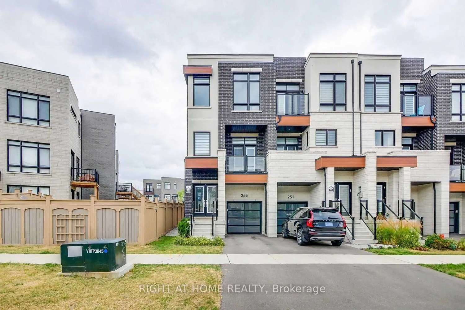 255 Thomas Cook Avenue