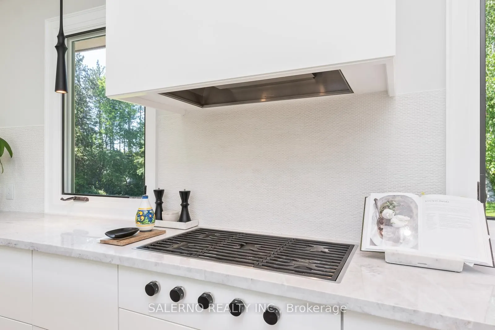 290 Kingscross Drive