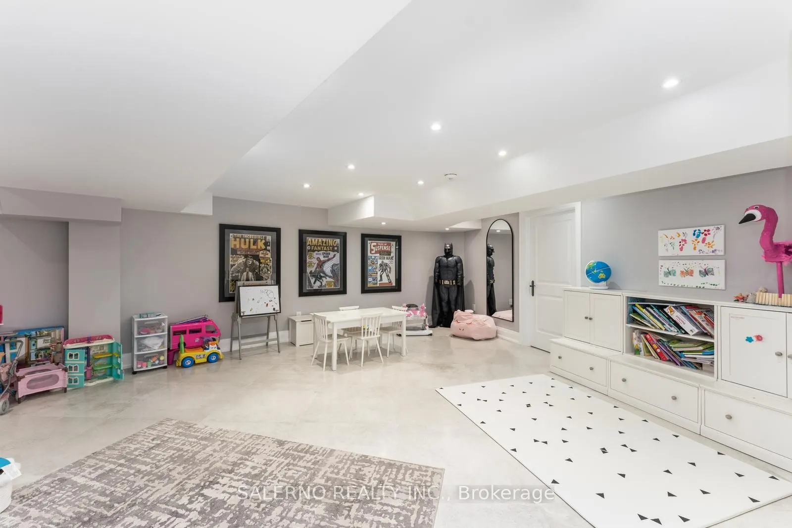 290 Kingscross Drive