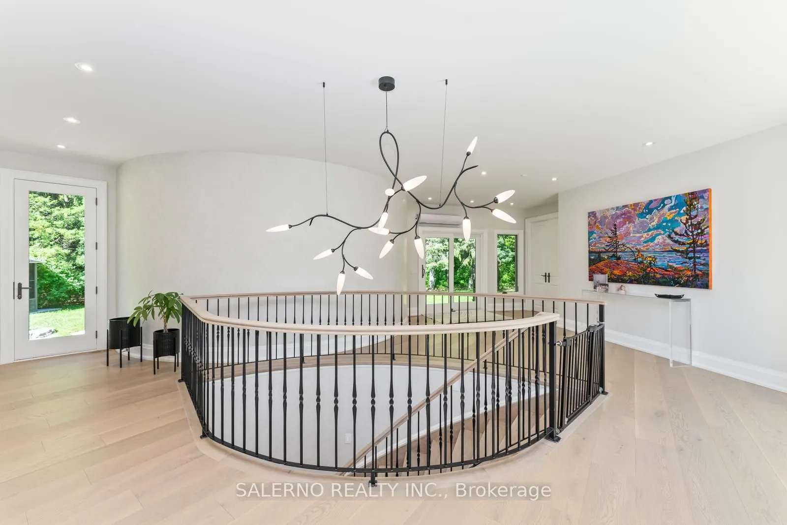 290 Kingscross Drive