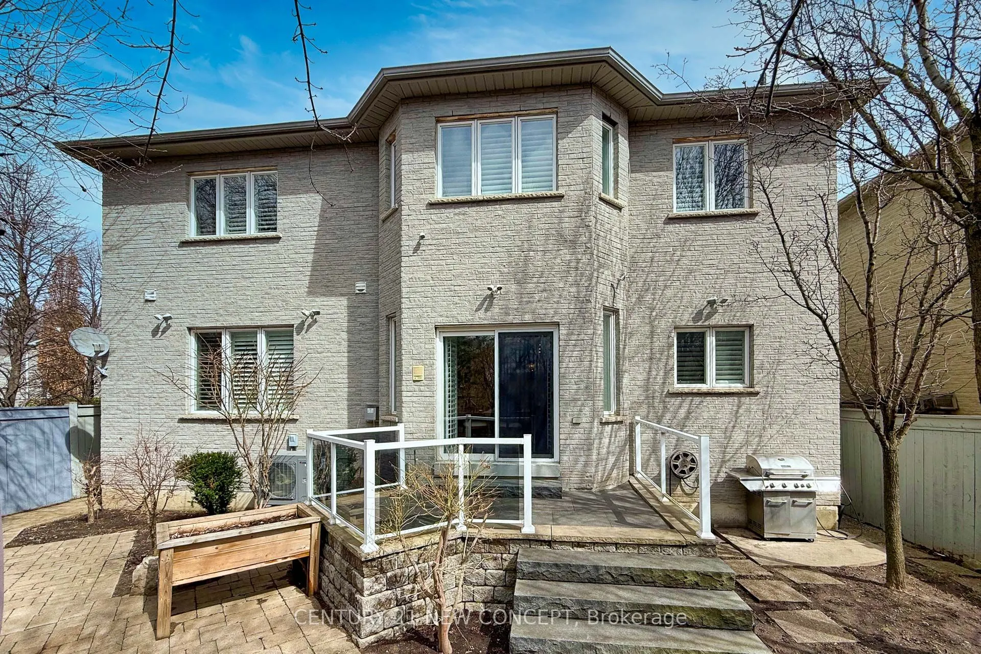 95 Loudon Crescent