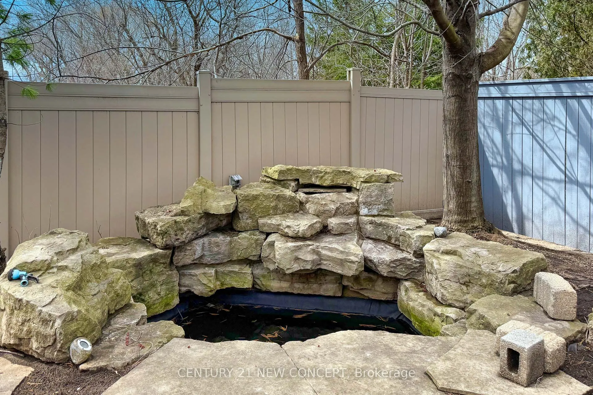 95 Loudon Crescent