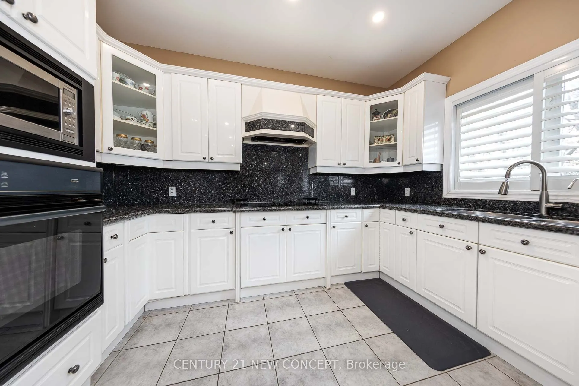 95 Loudon Crescent