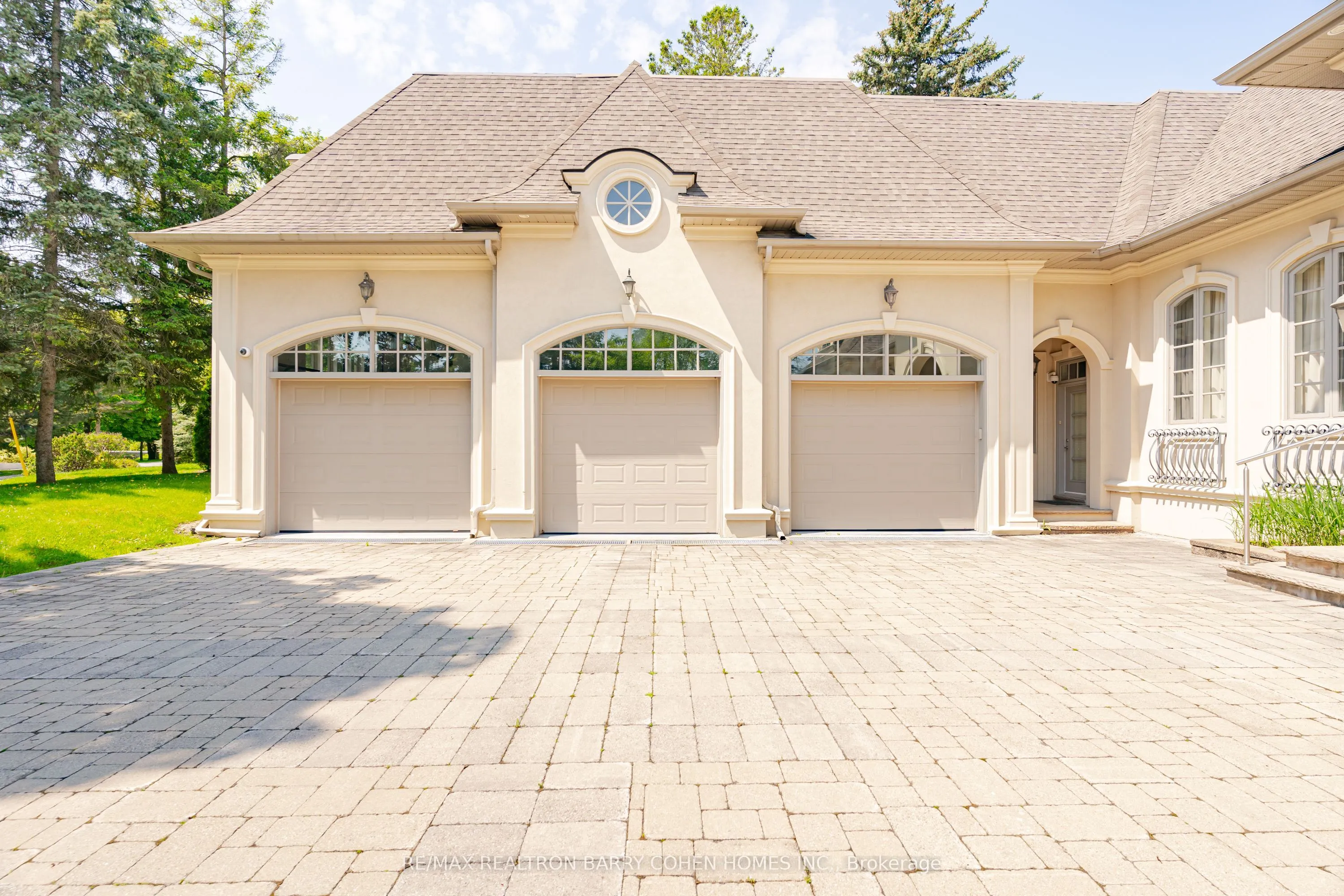 76 Thornridge Drive