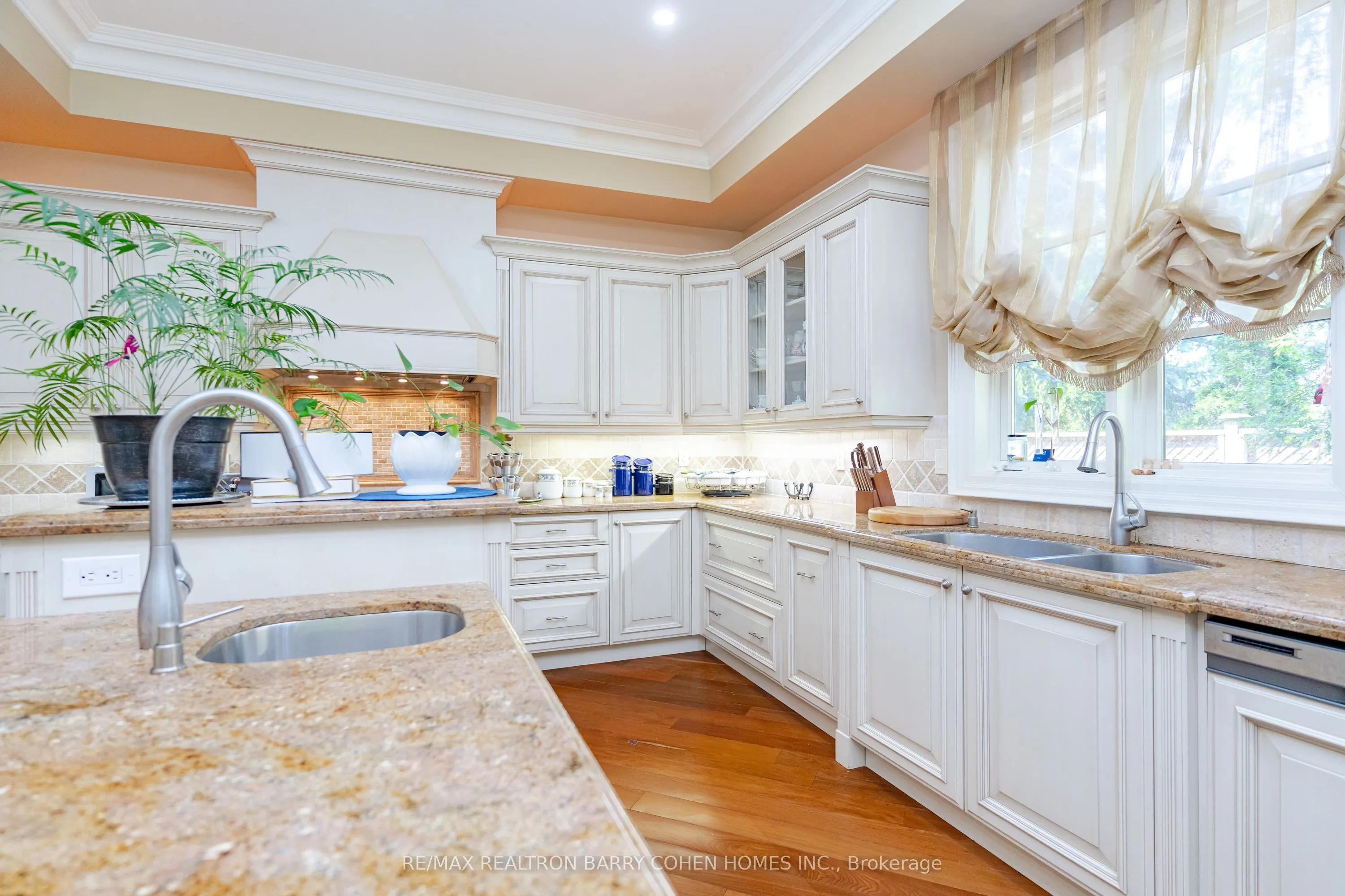 76 Thornridge Drive