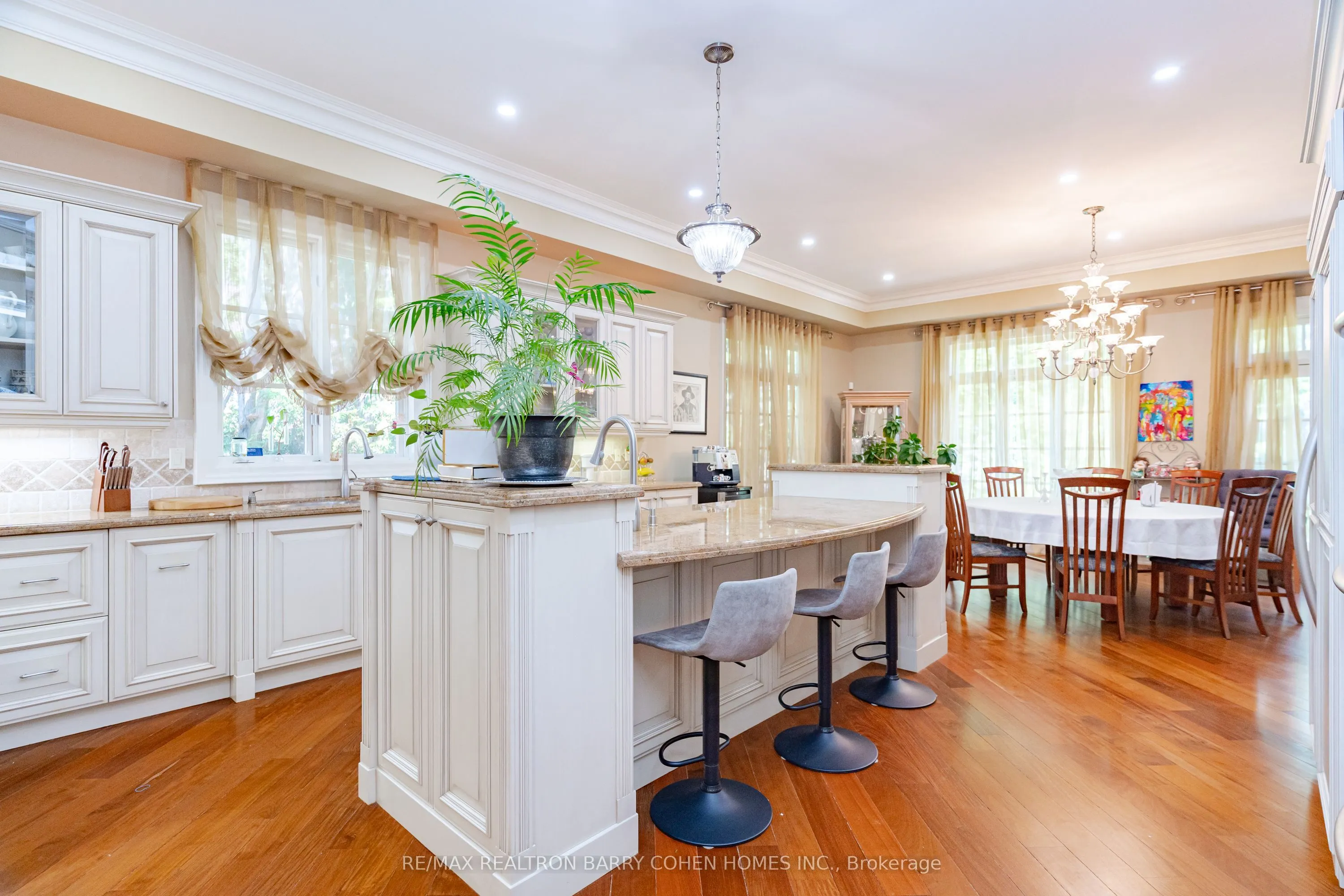 76 Thornridge Drive