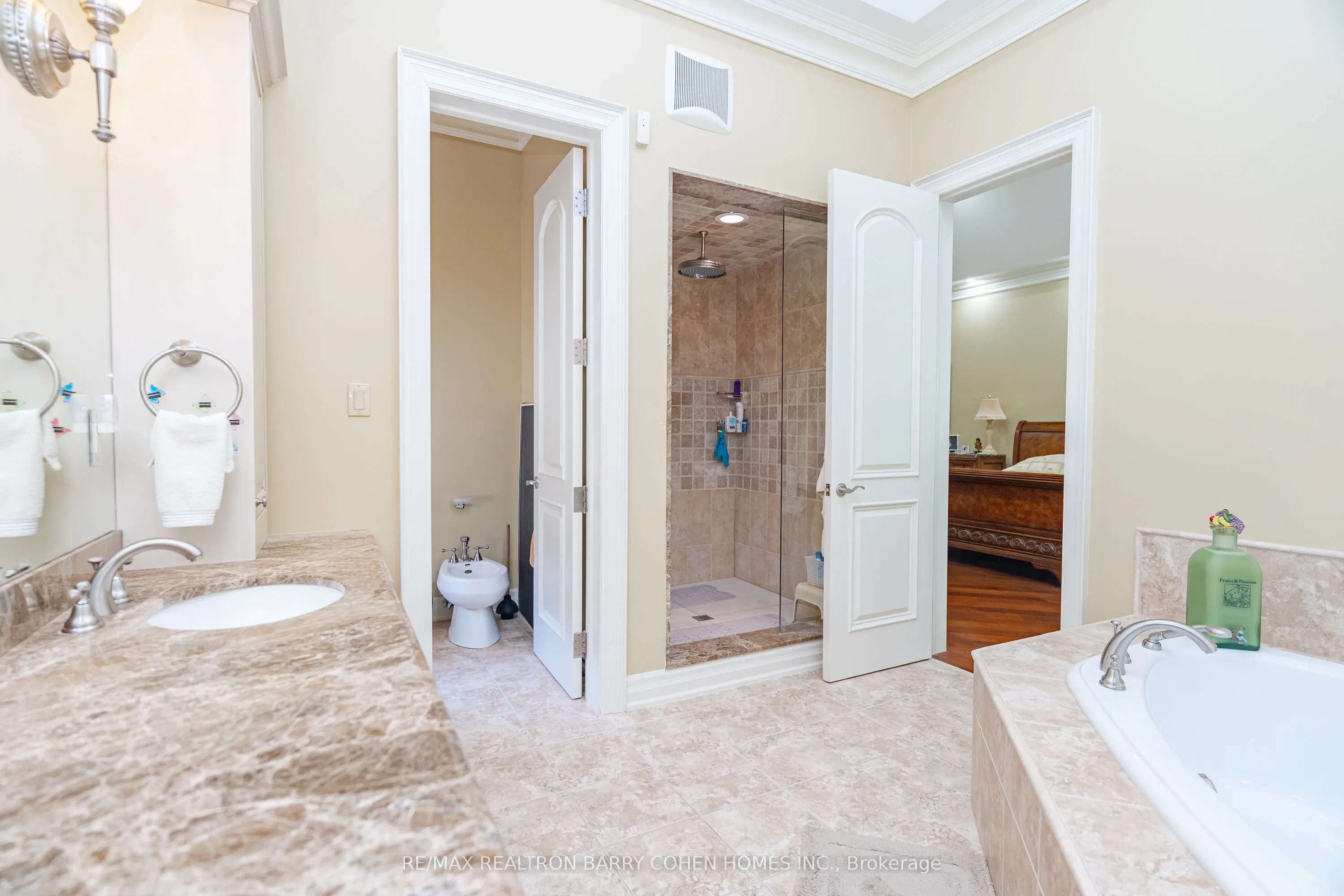 76 Thornridge Drive
