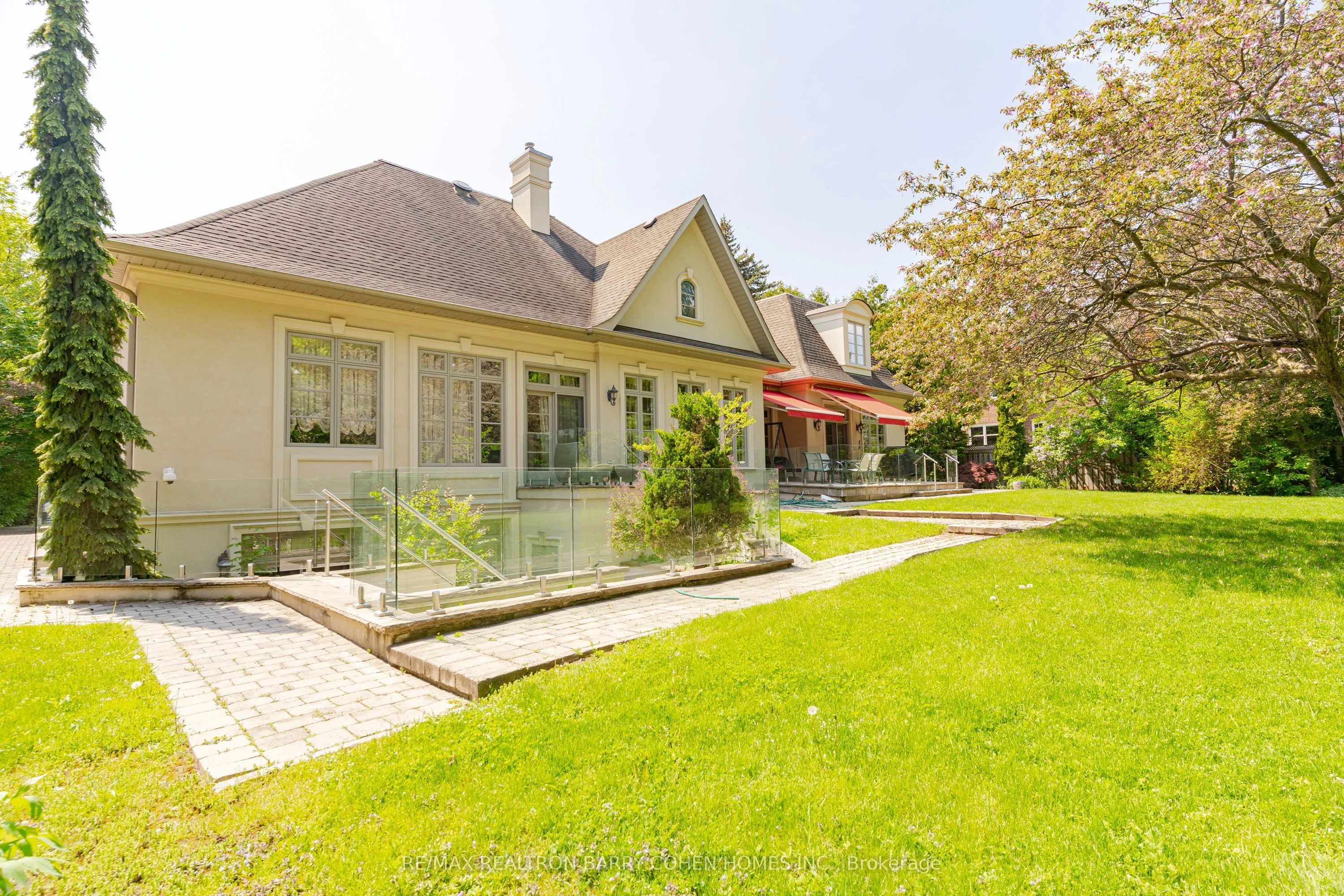 76 Thornridge Drive