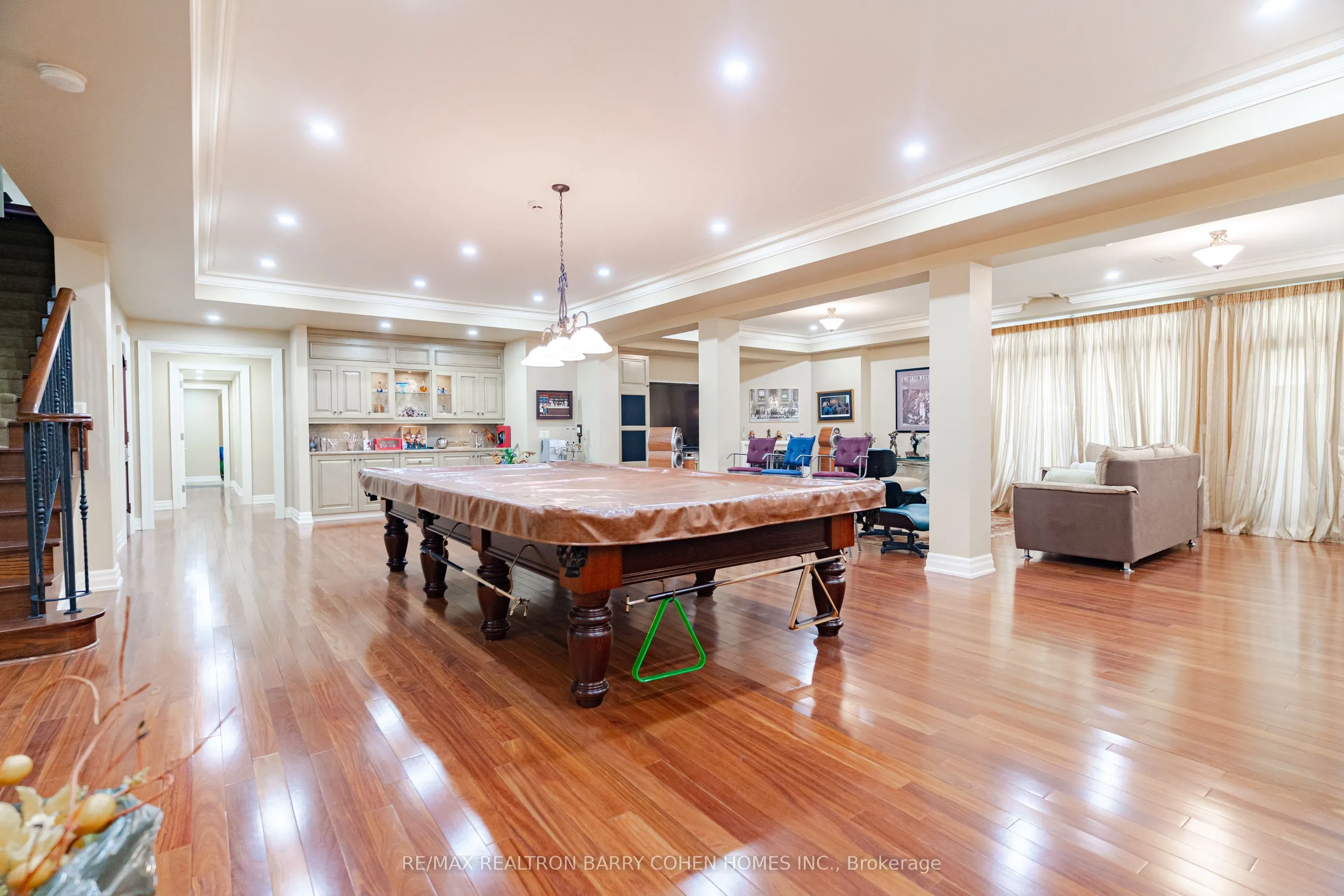 76 Thornridge Drive