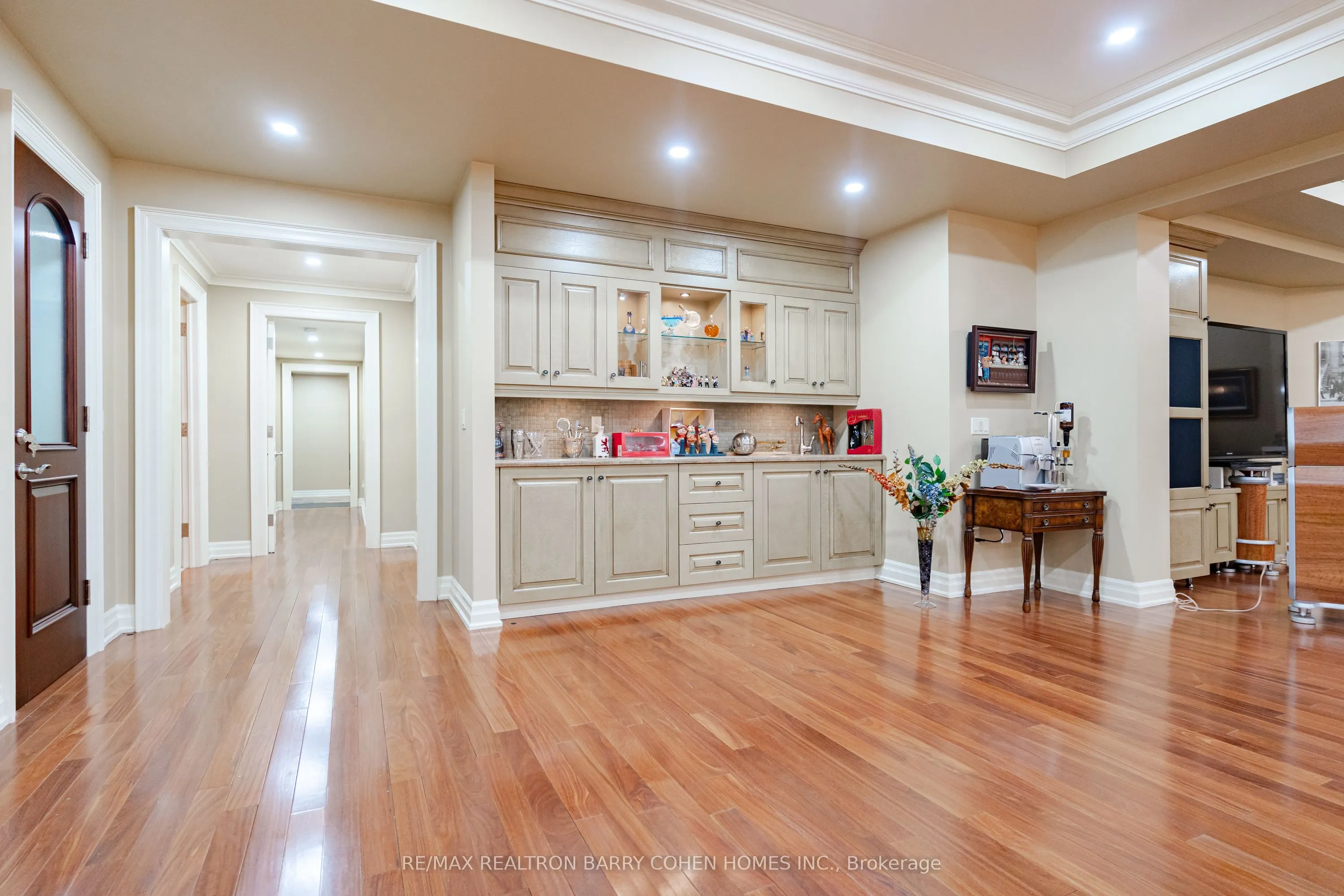 76 Thornridge Drive