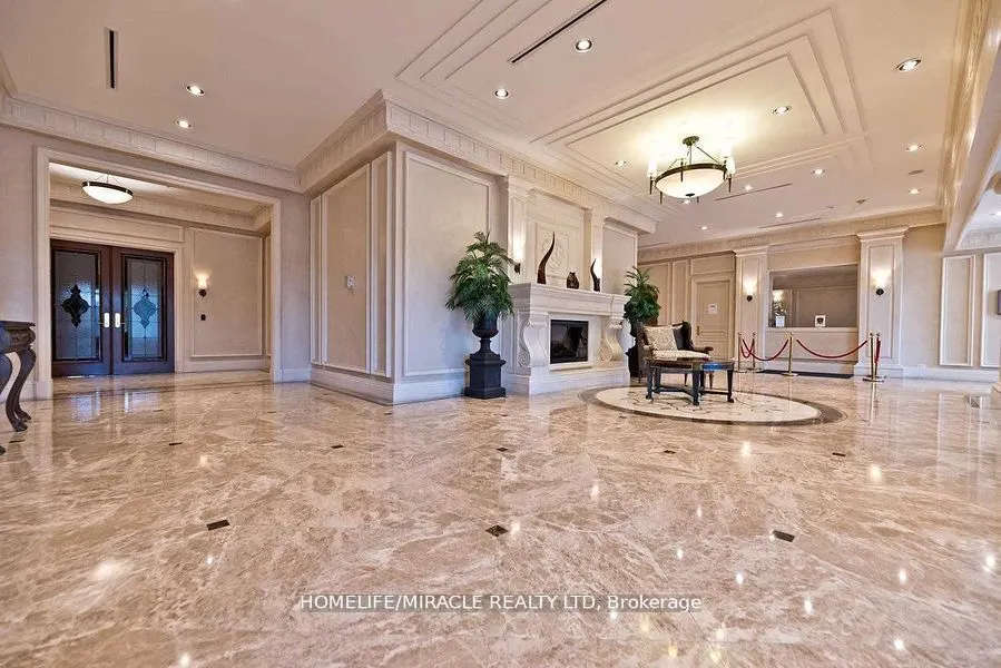 9235 Jane Street, #412