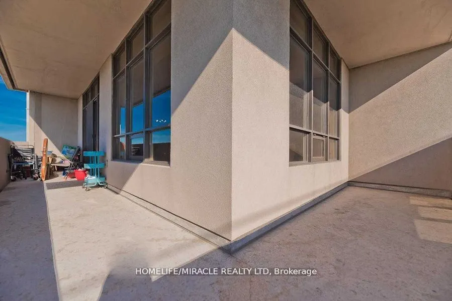 9235 Jane Street, #412