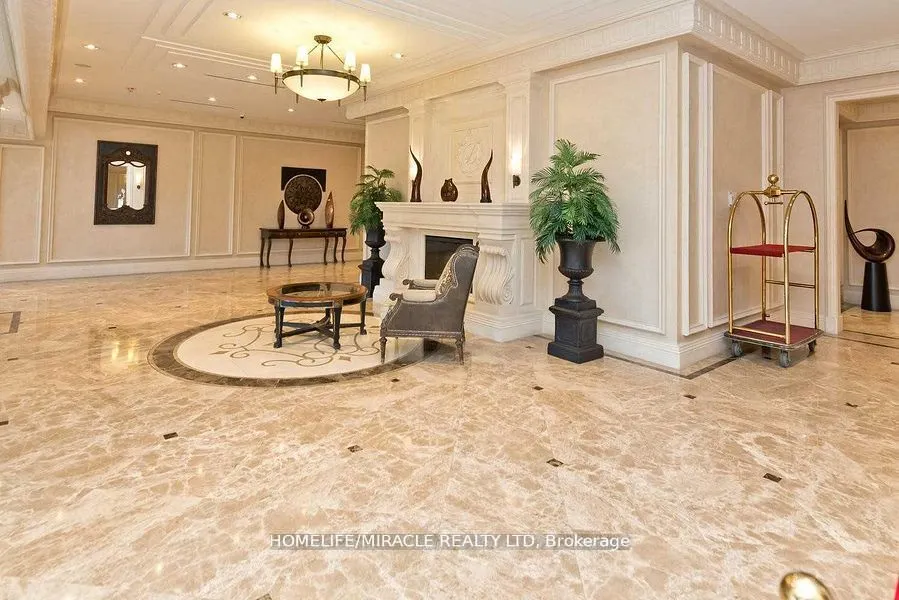 9235 Jane Street, #412