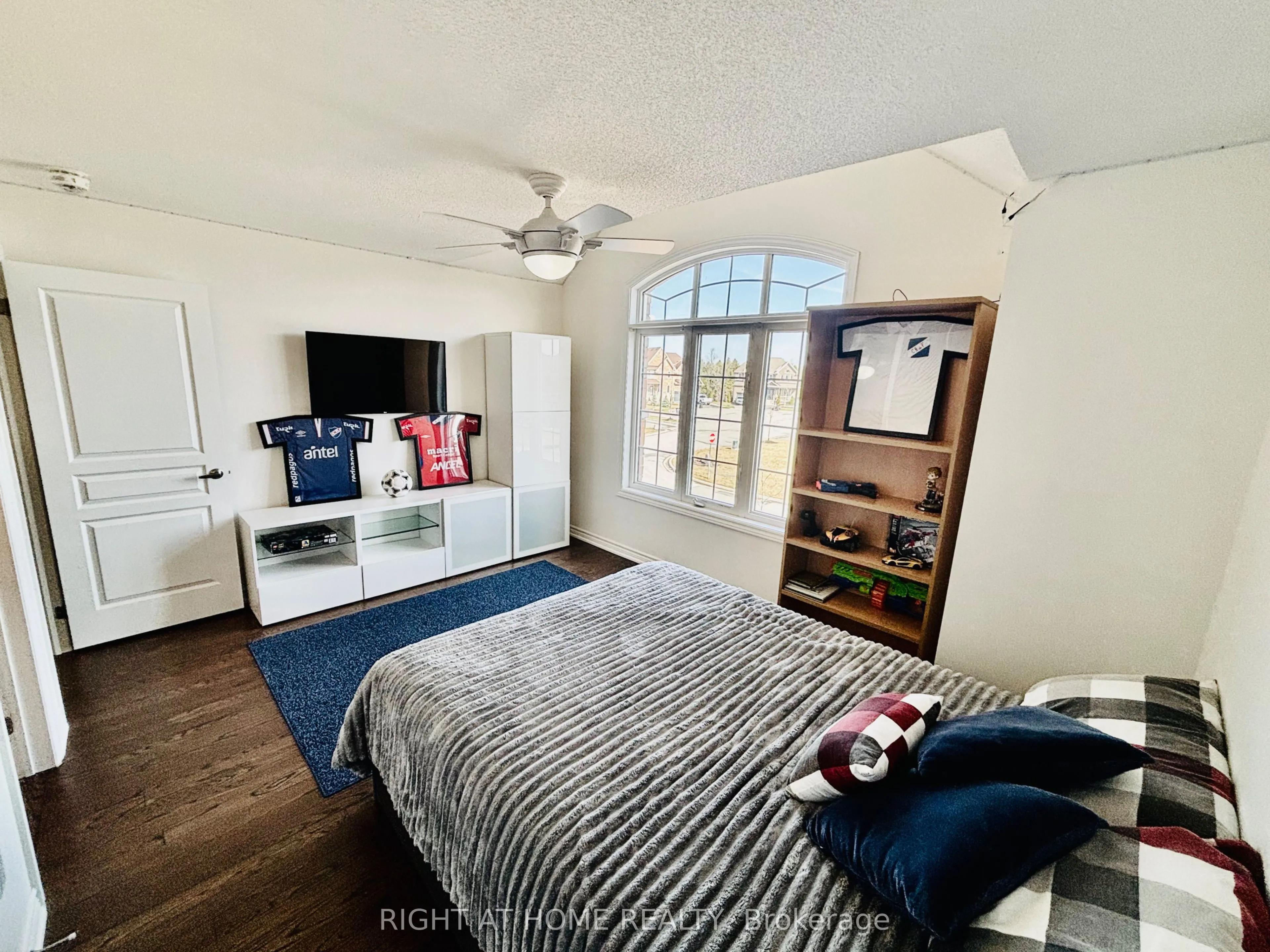 27 Roy Road