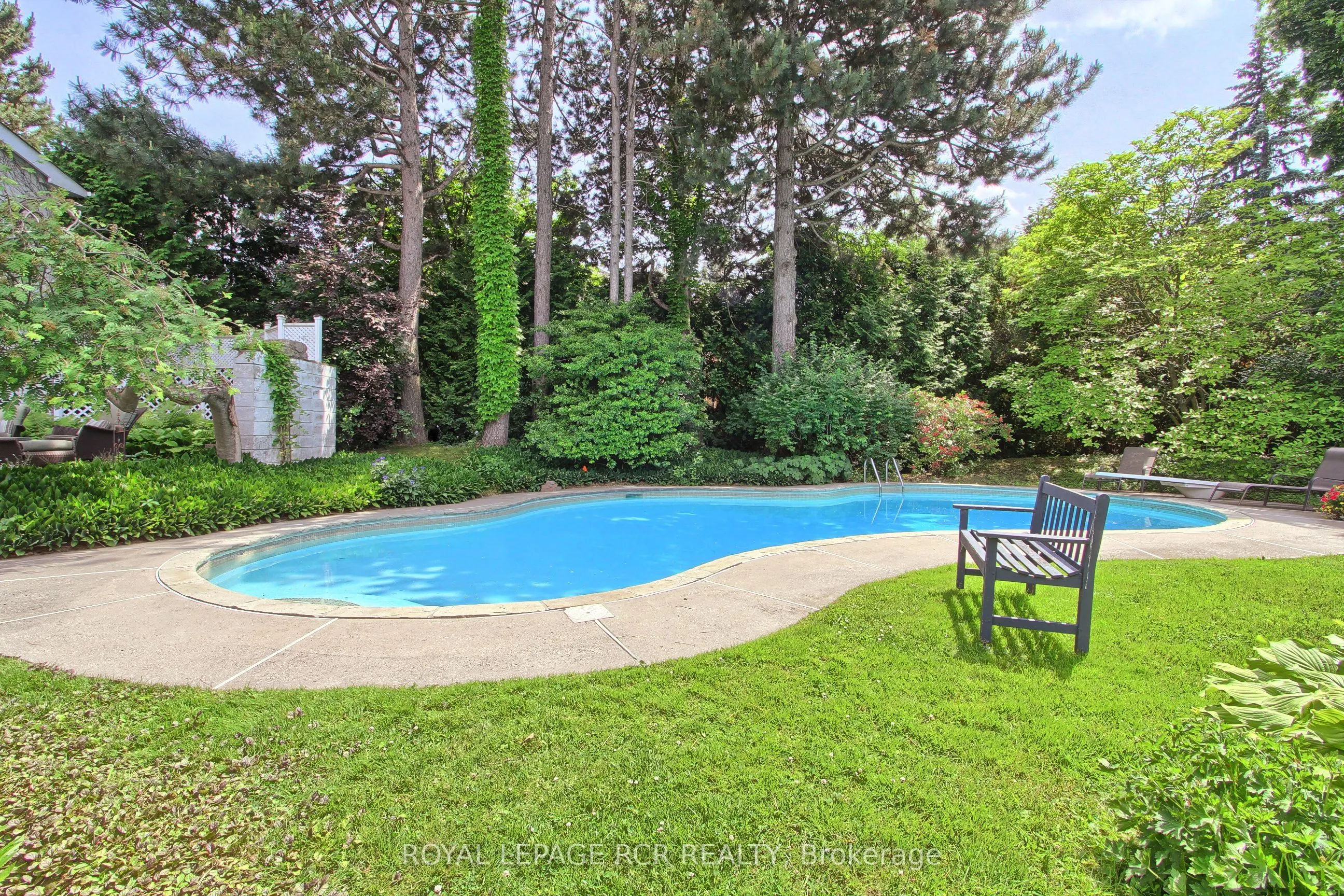 4 Thornlea Court