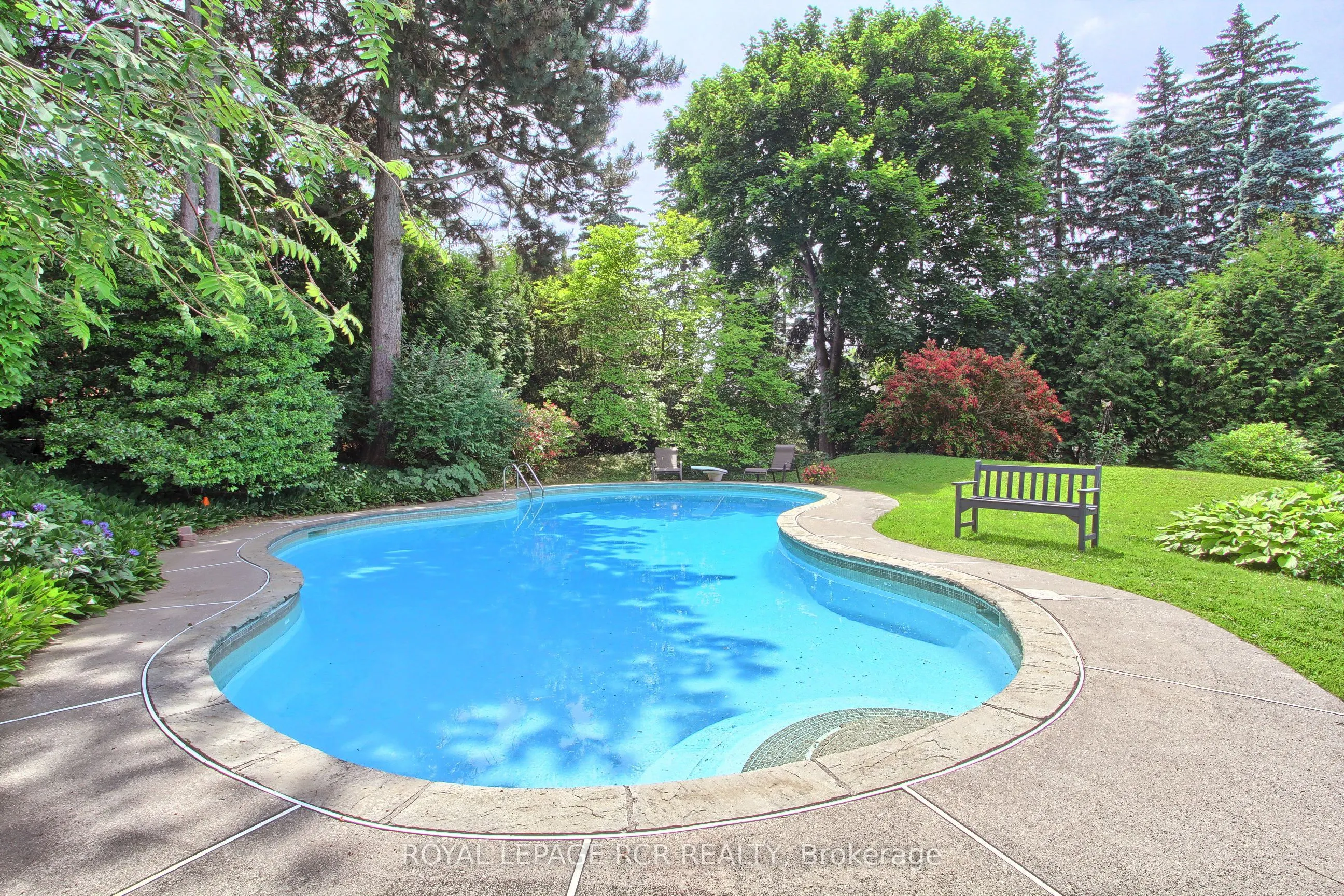 4 Thornlea Court