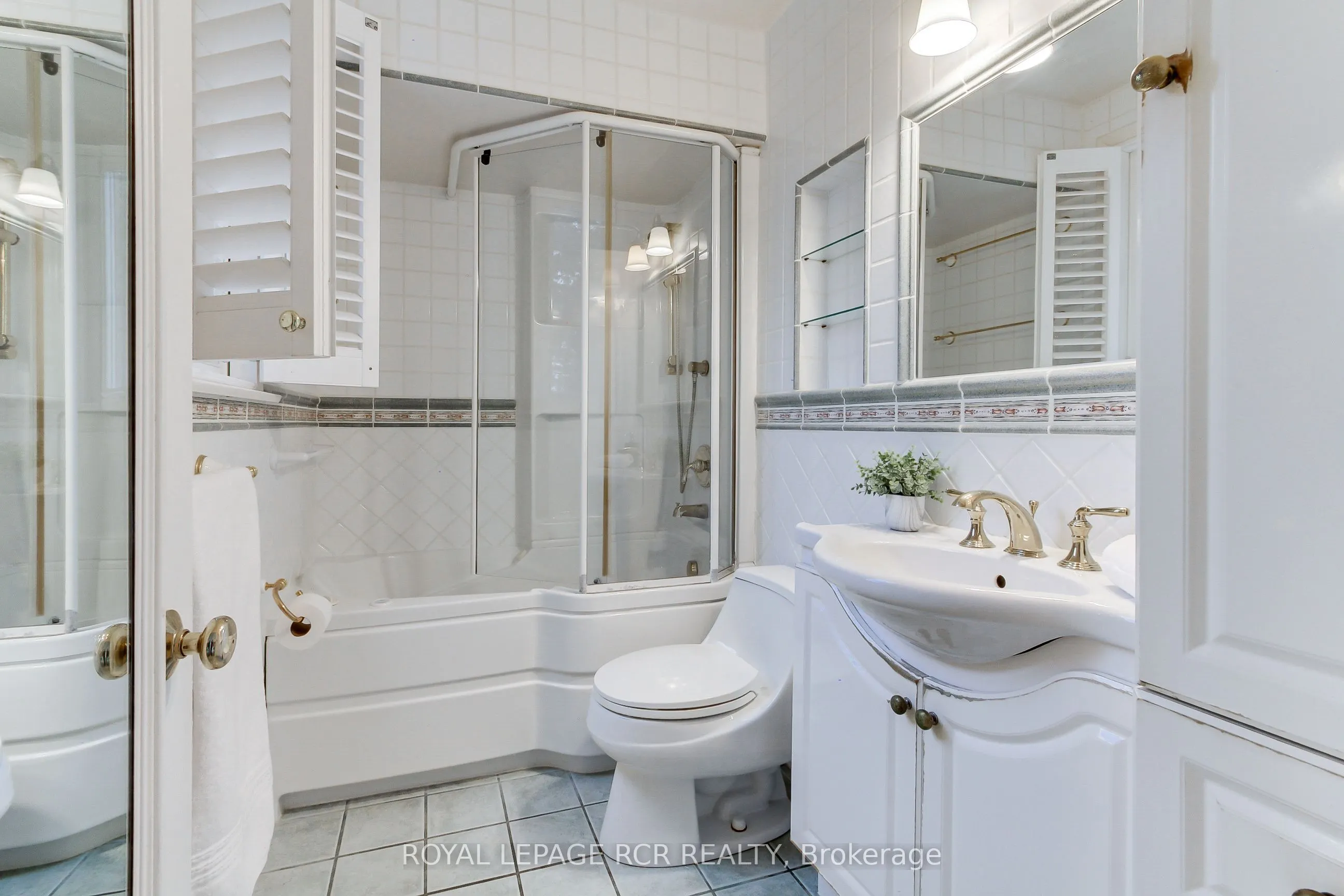 4 Thornlea Court