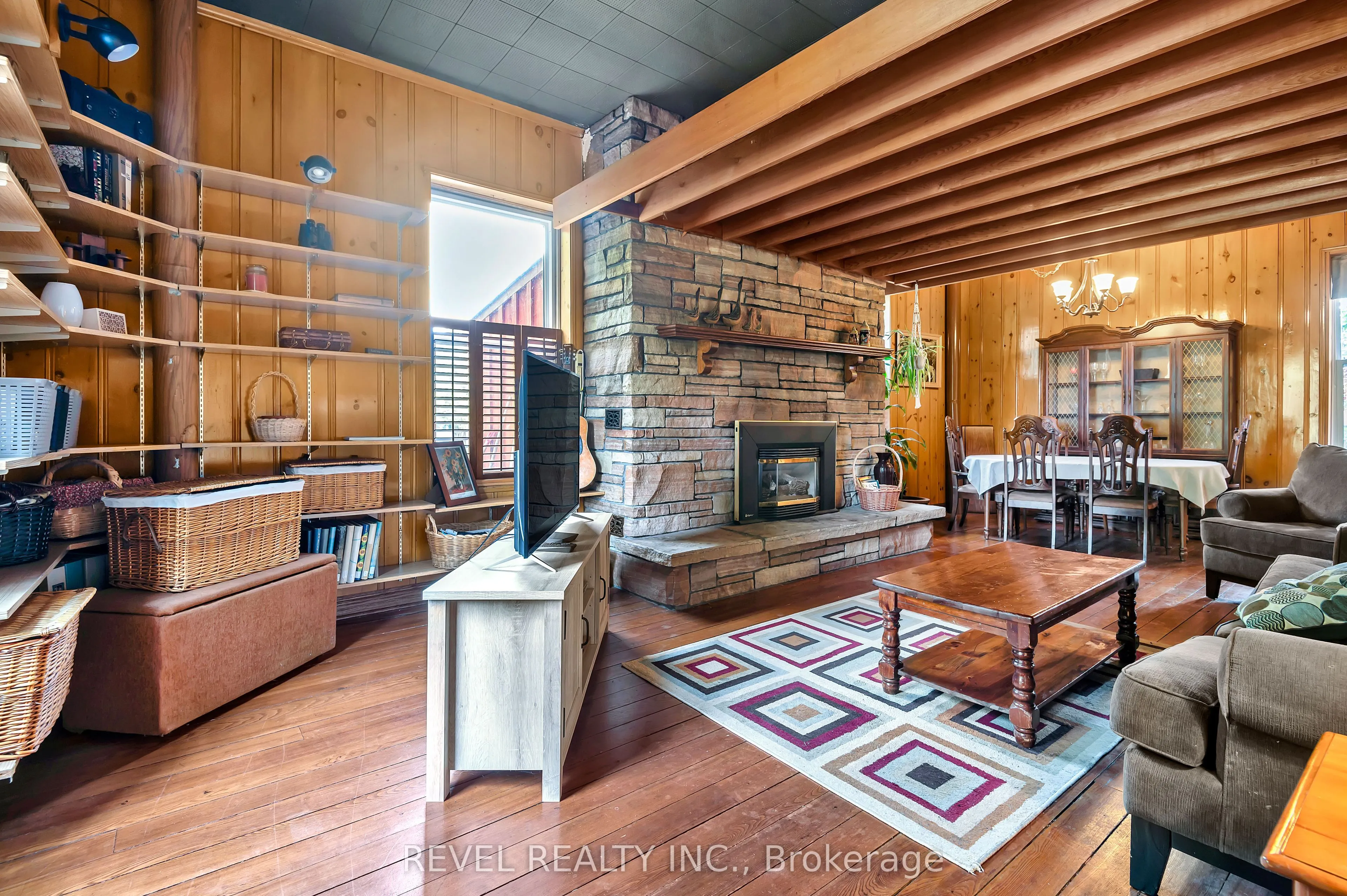 351 Hedge Road