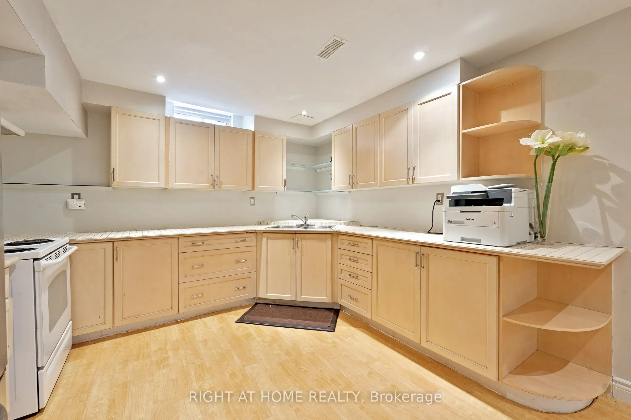 37 Newbridge Avenue