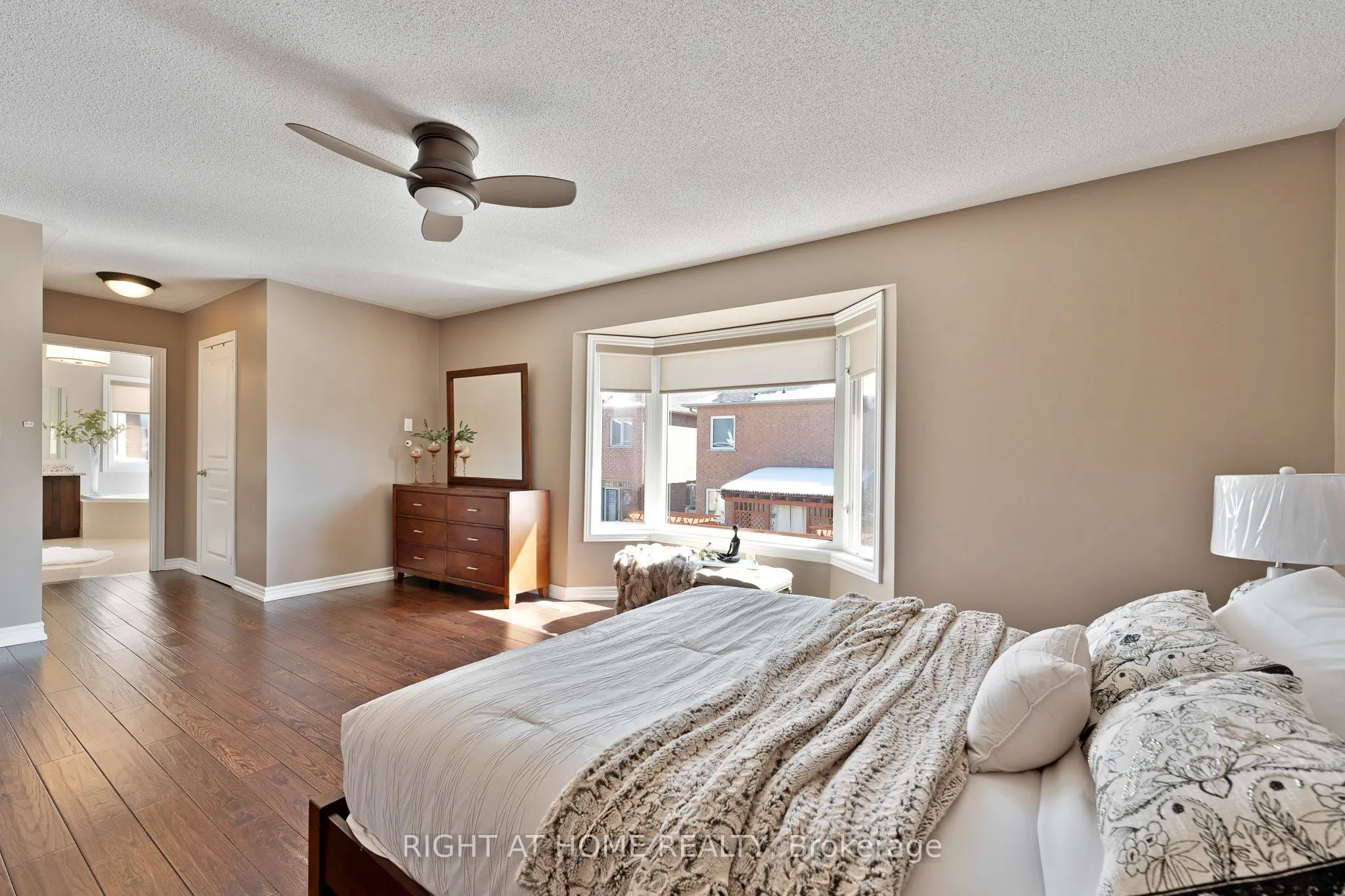 37 Newbridge Avenue
