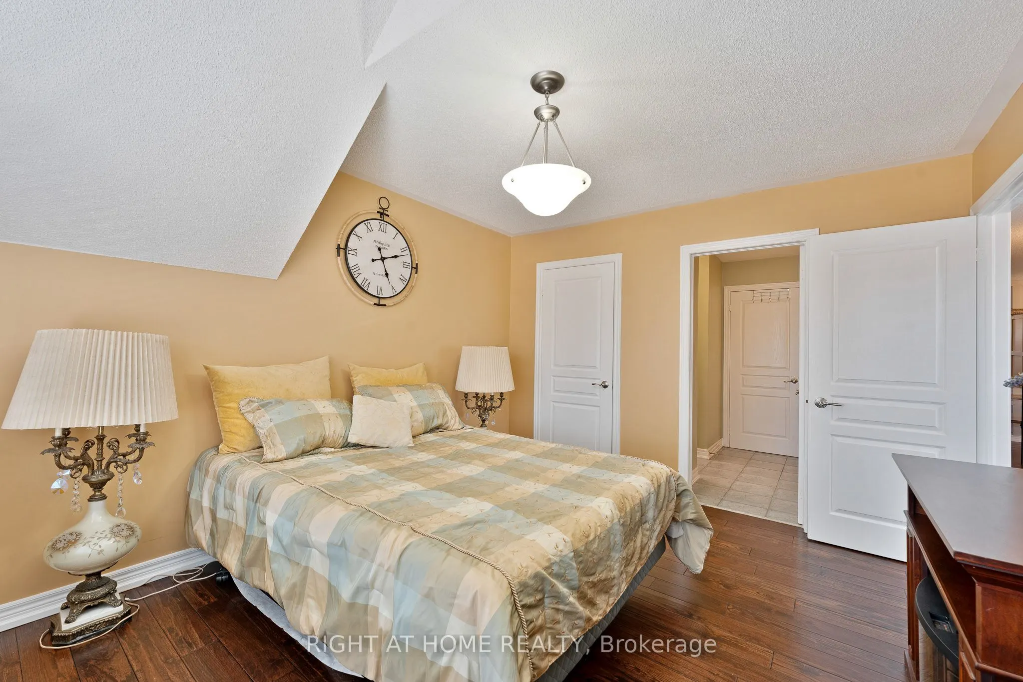 37 Newbridge Avenue