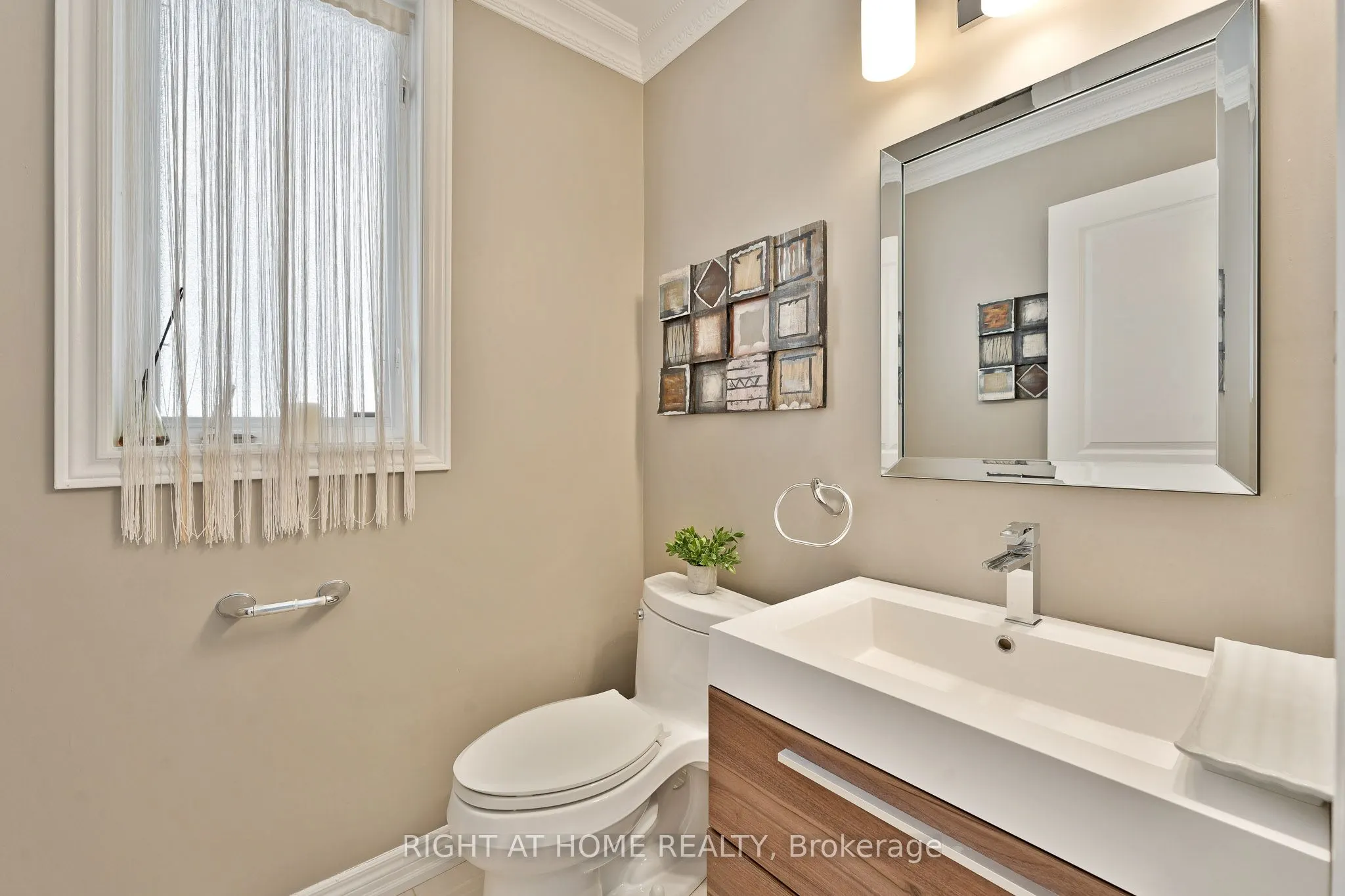 37 Newbridge Avenue