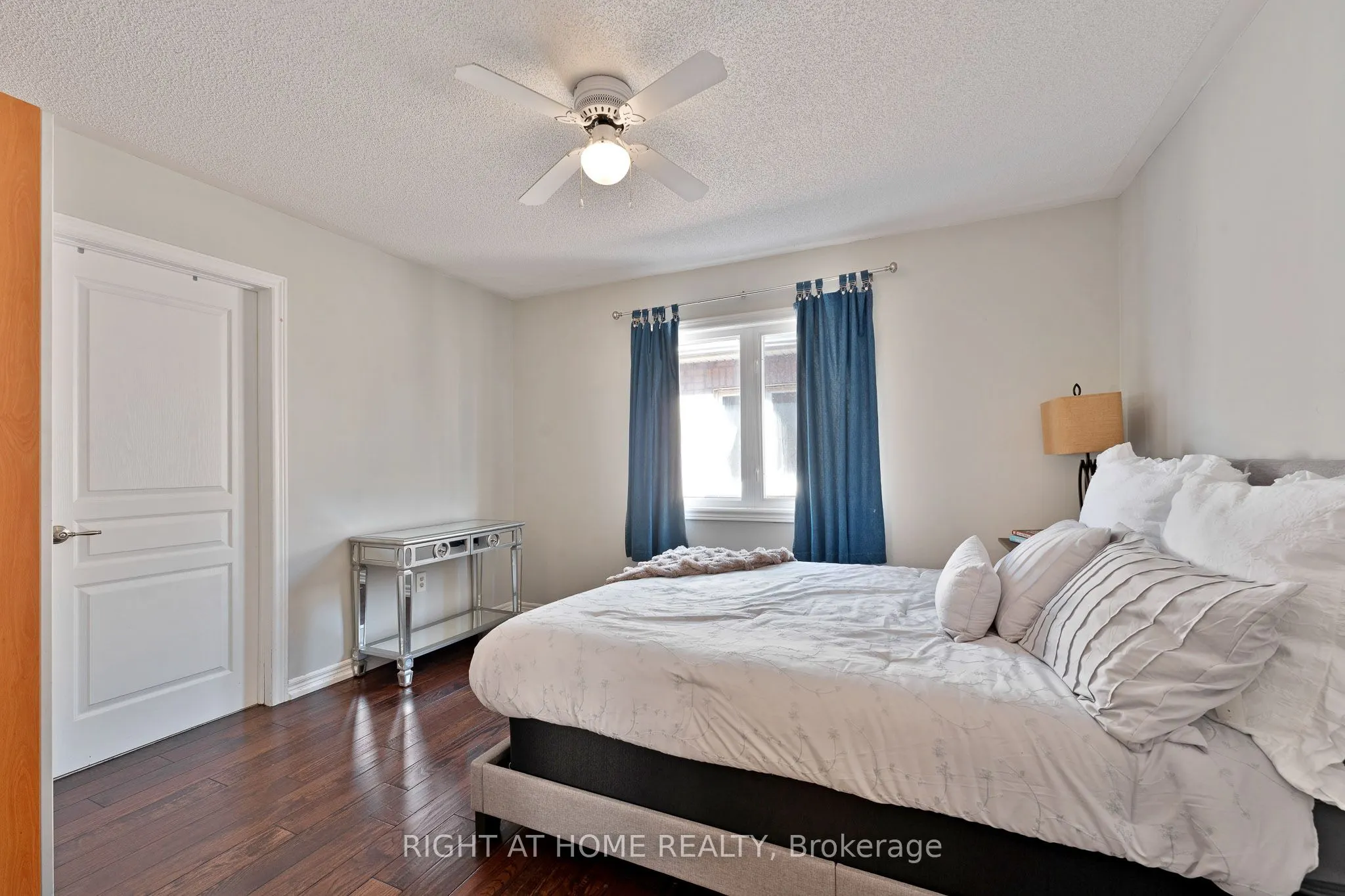 37 Newbridge Avenue