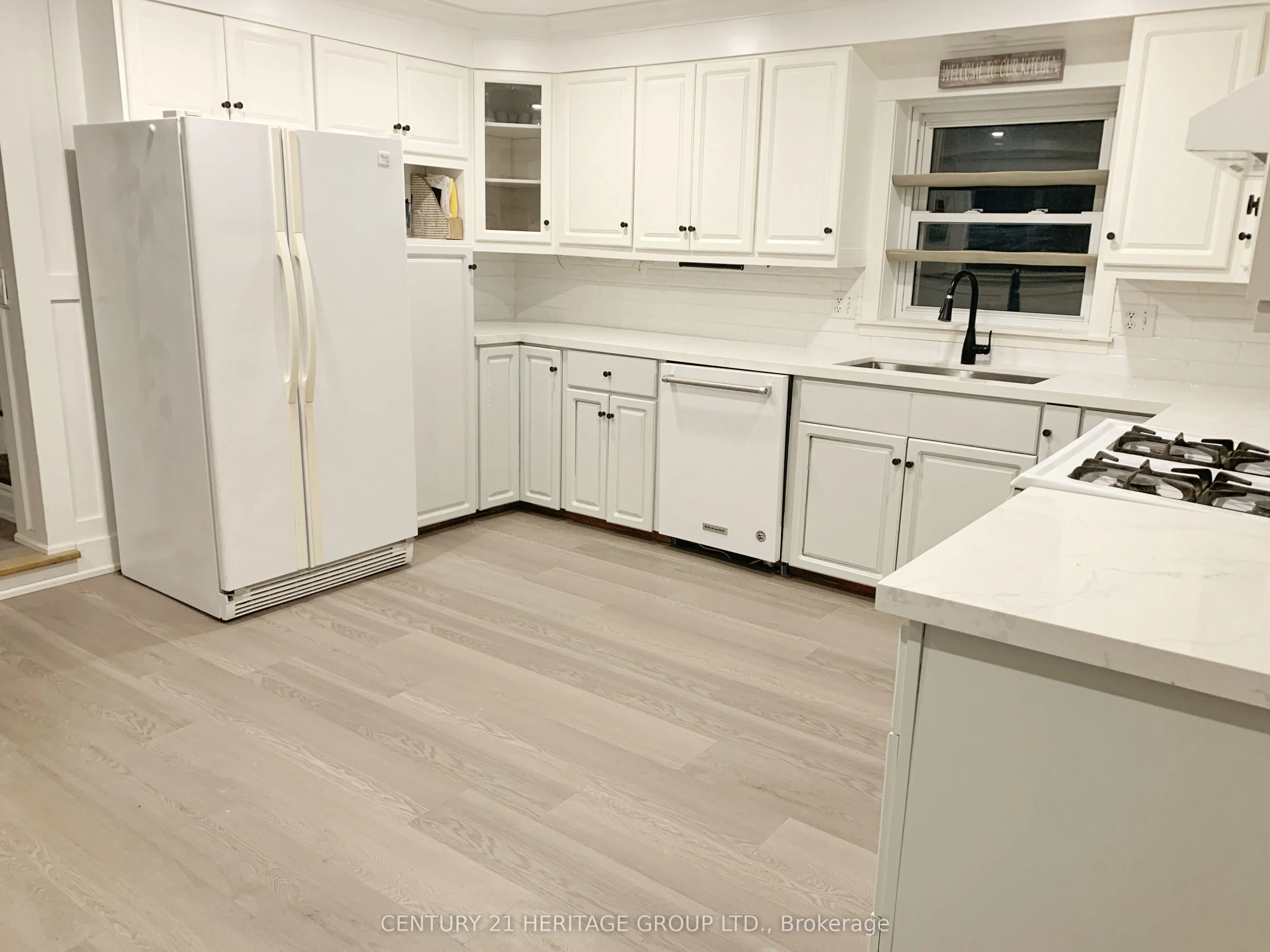 4533 Mount Albert Road