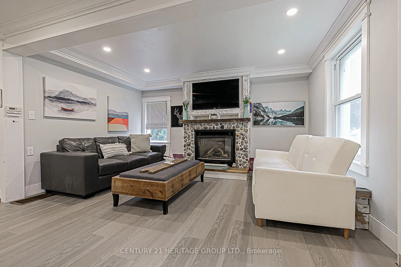 4533 Mount Albert Road