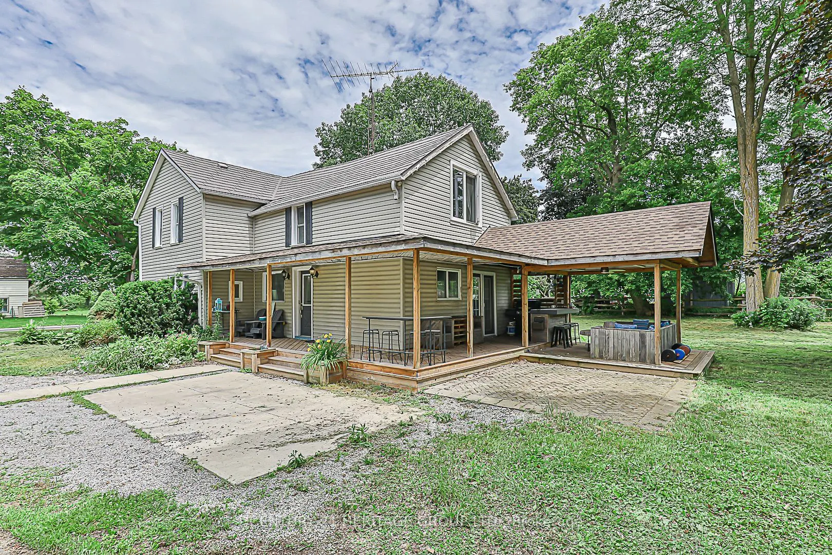 4533 Mount Albert Road