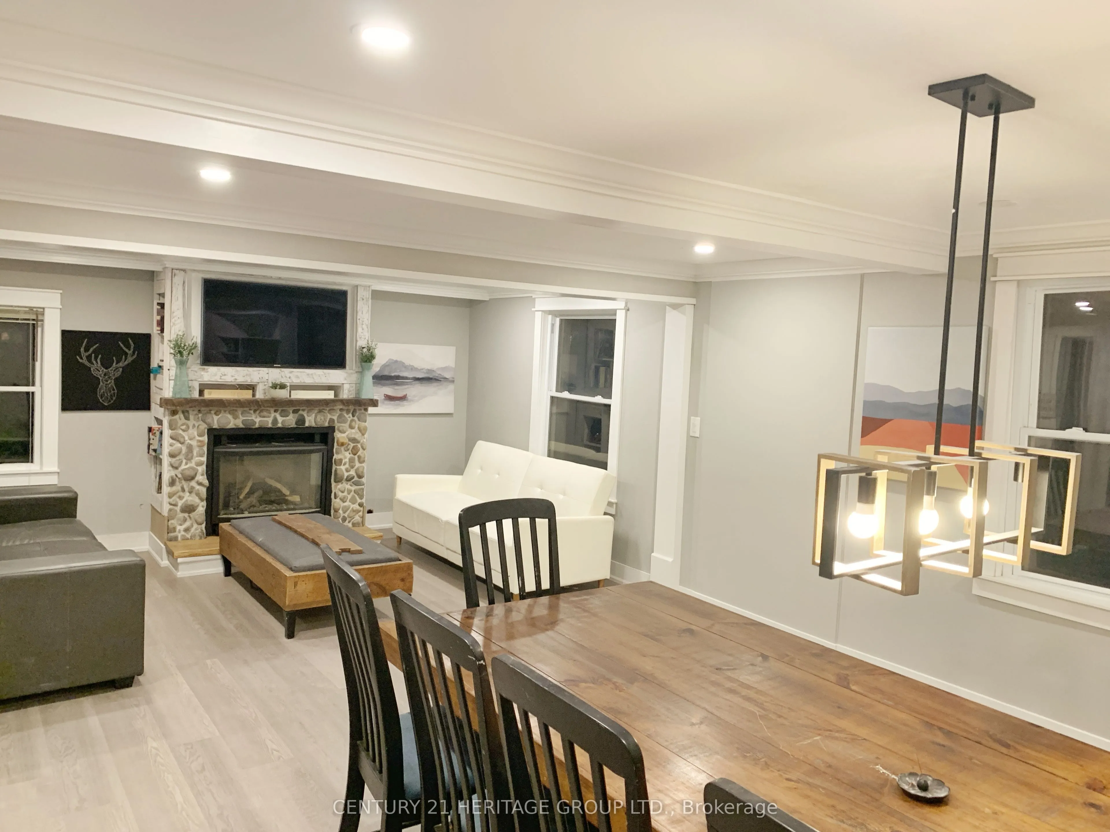4533 Mount Albert Road