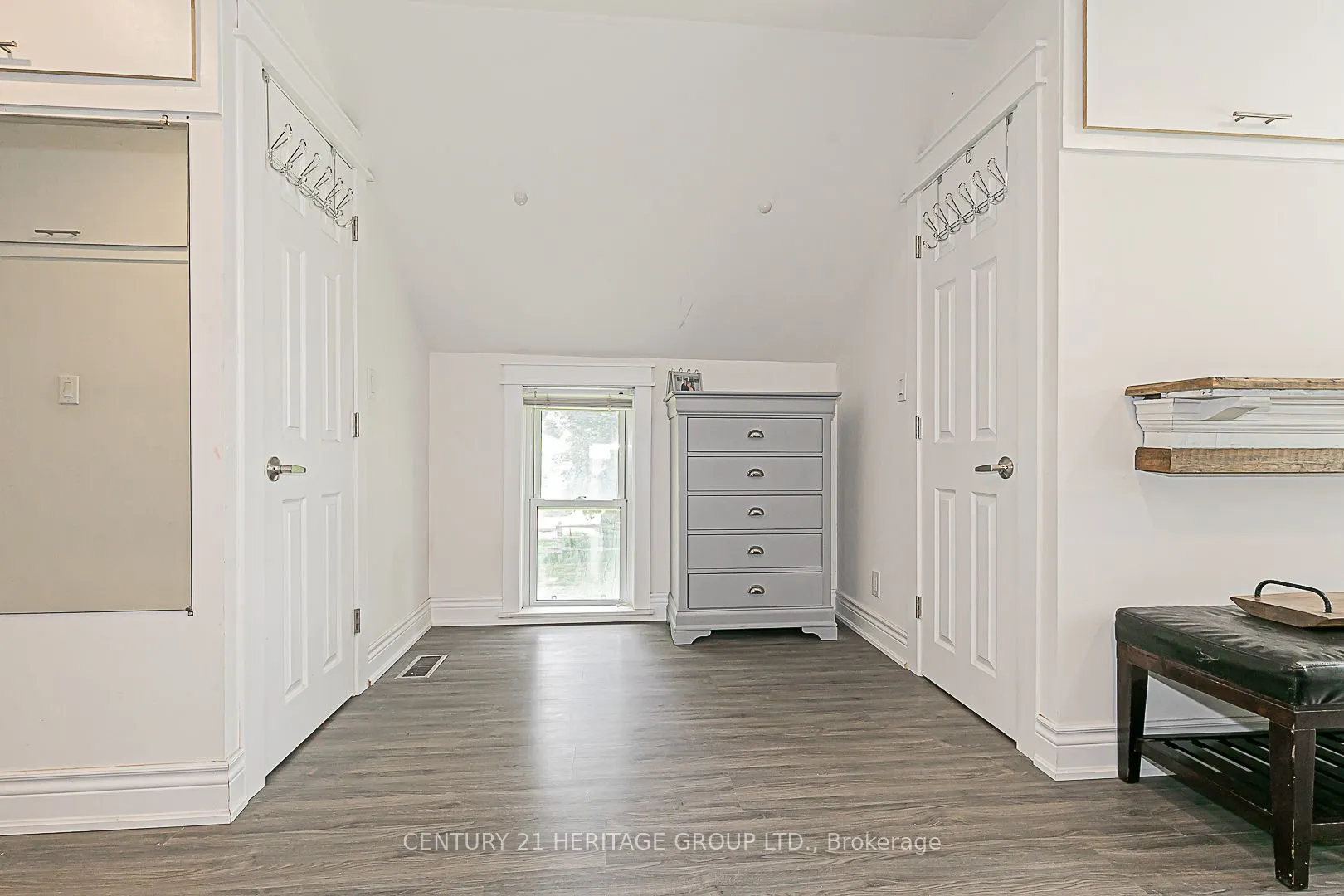 4533 Mount Albert Road