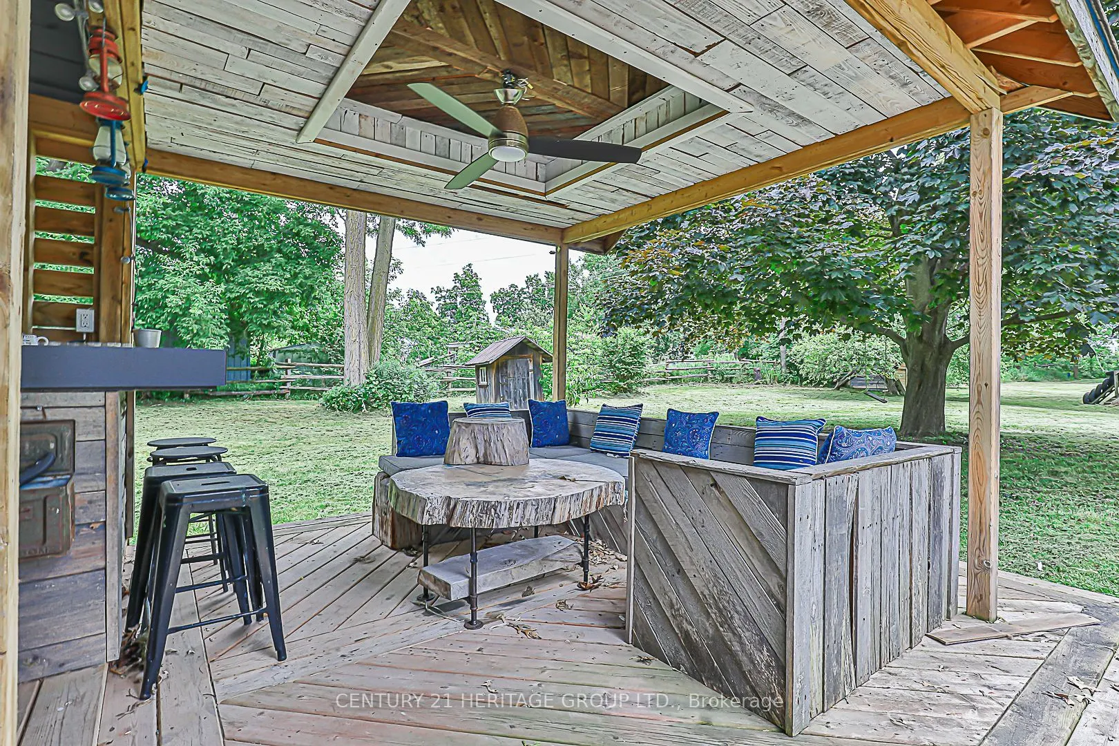 4533 Mount Albert Road
