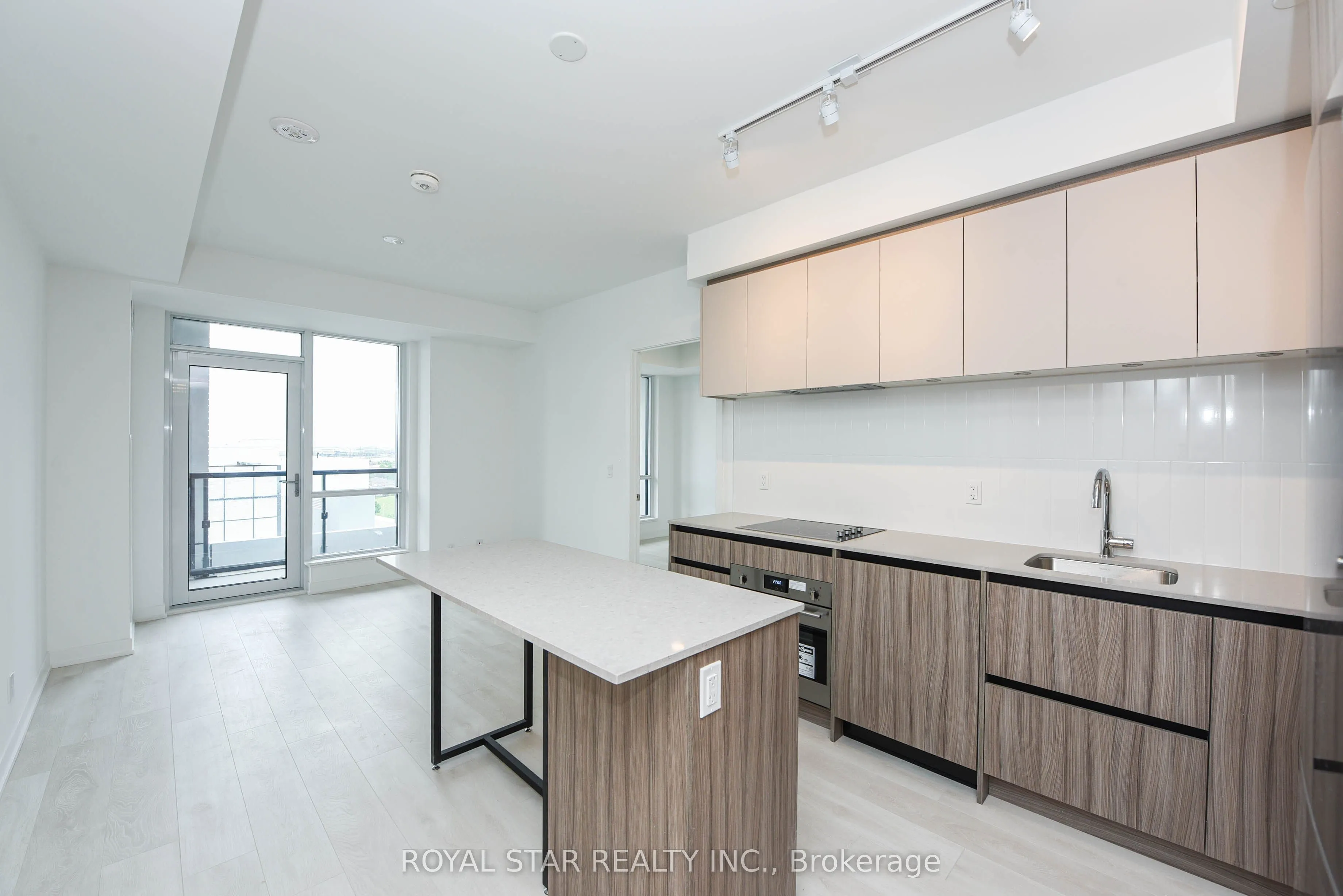 7950 Bathurst Street, #1502