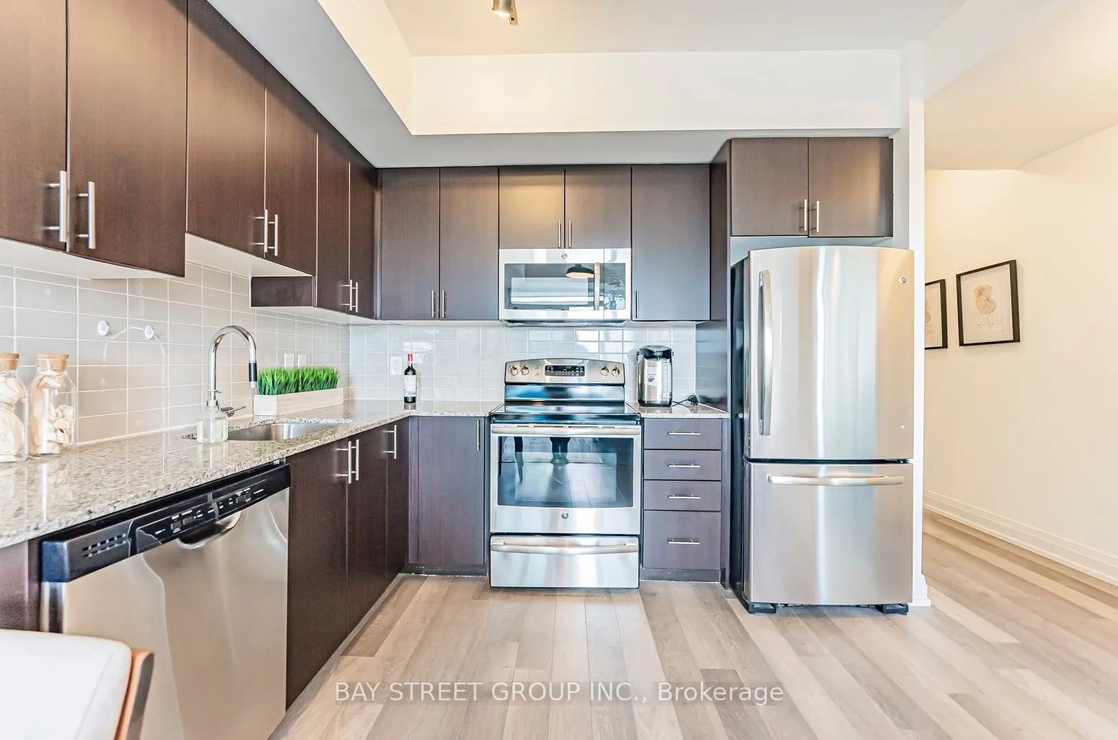 7167 Yonge Street #718