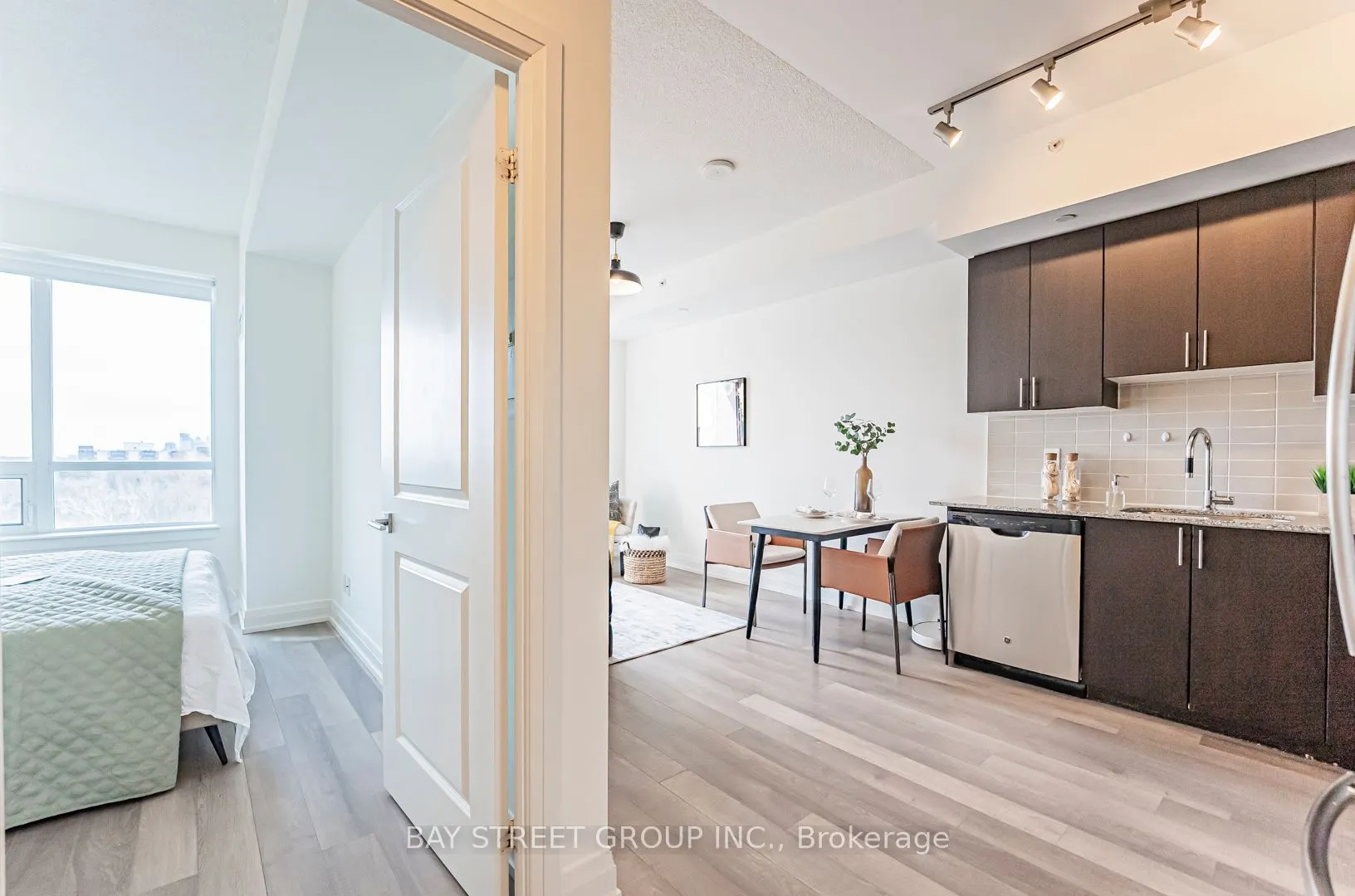 7167 Yonge Street #718