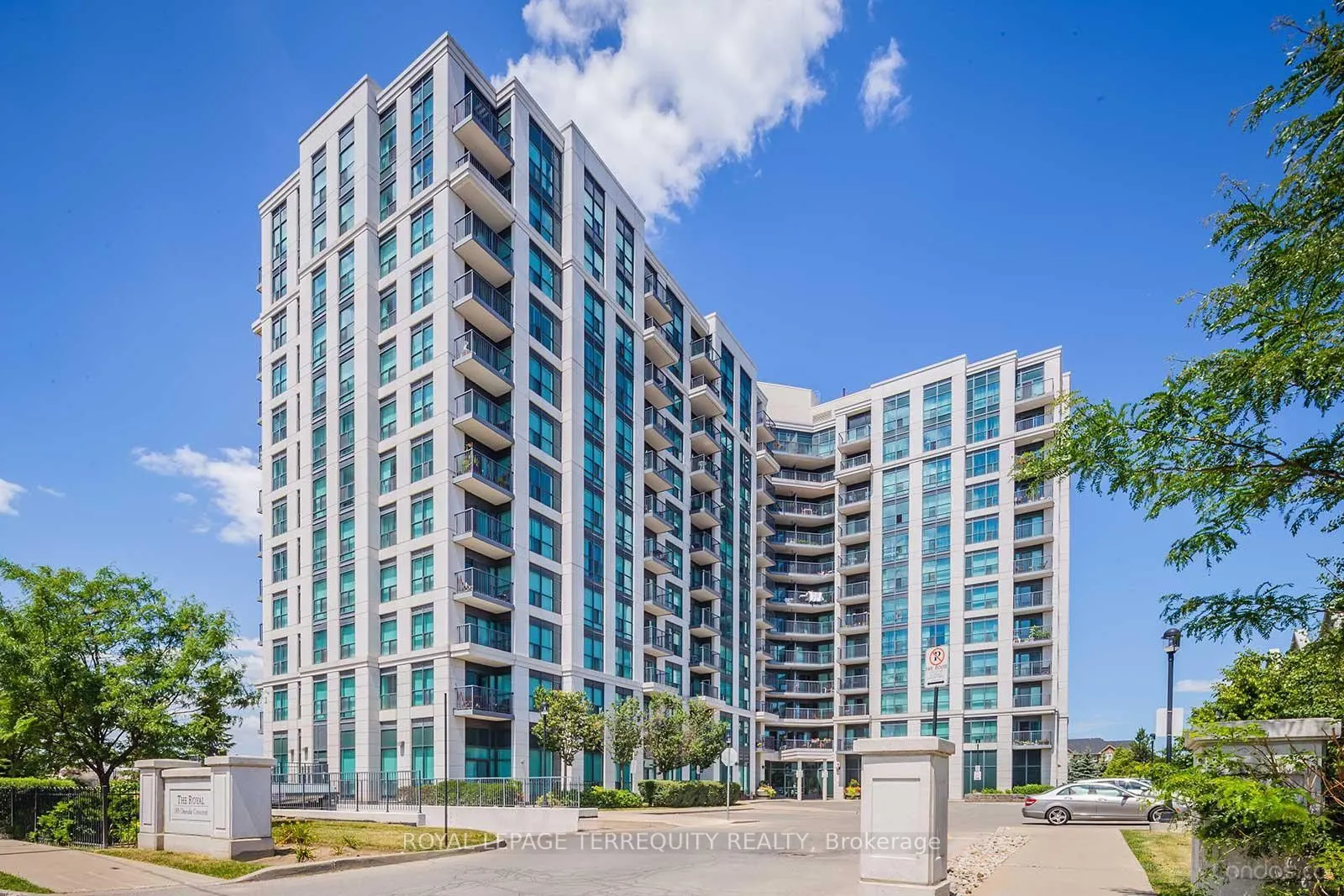 185 Oneida Crescent, #812