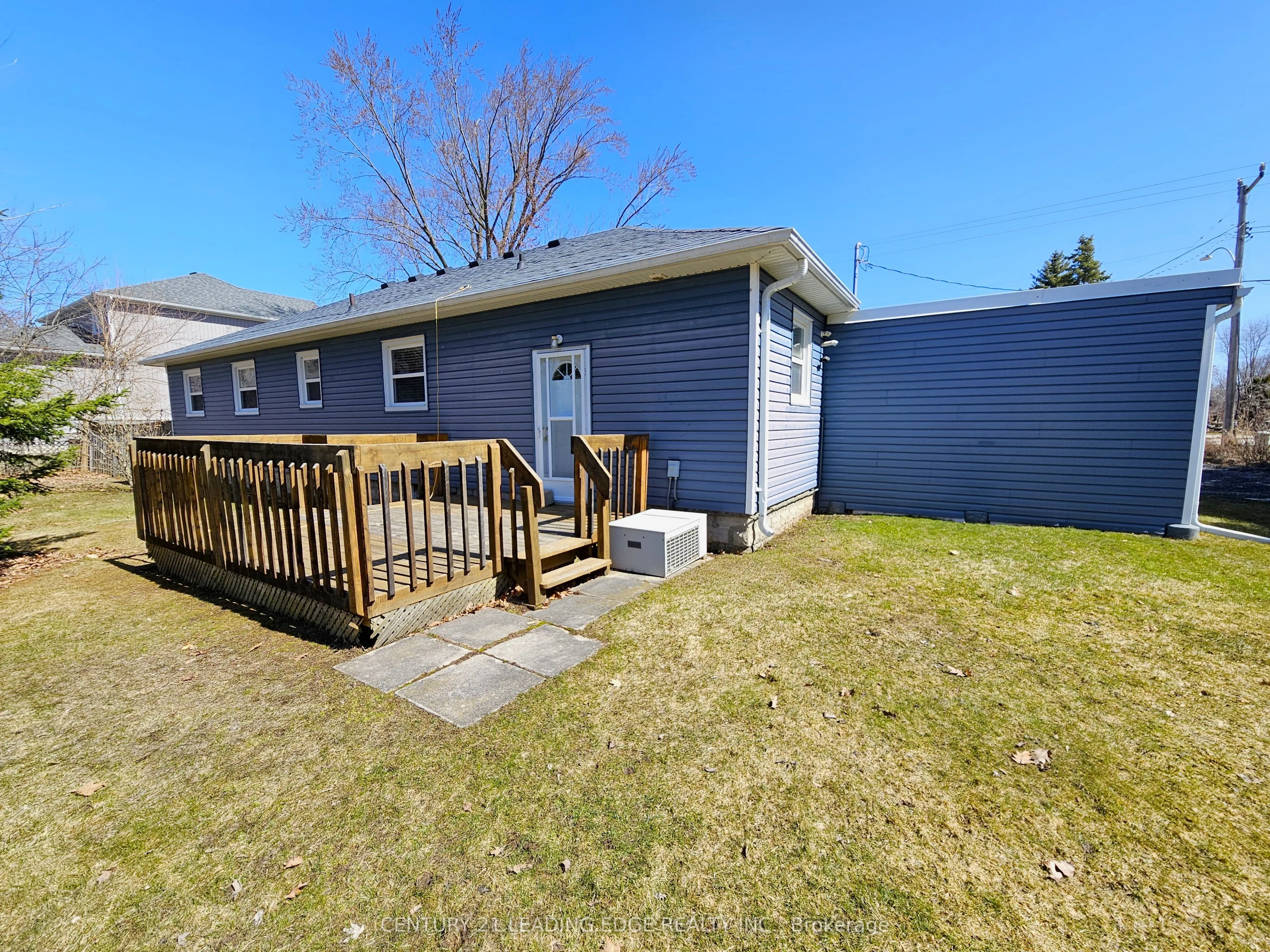 350 The Queensway S