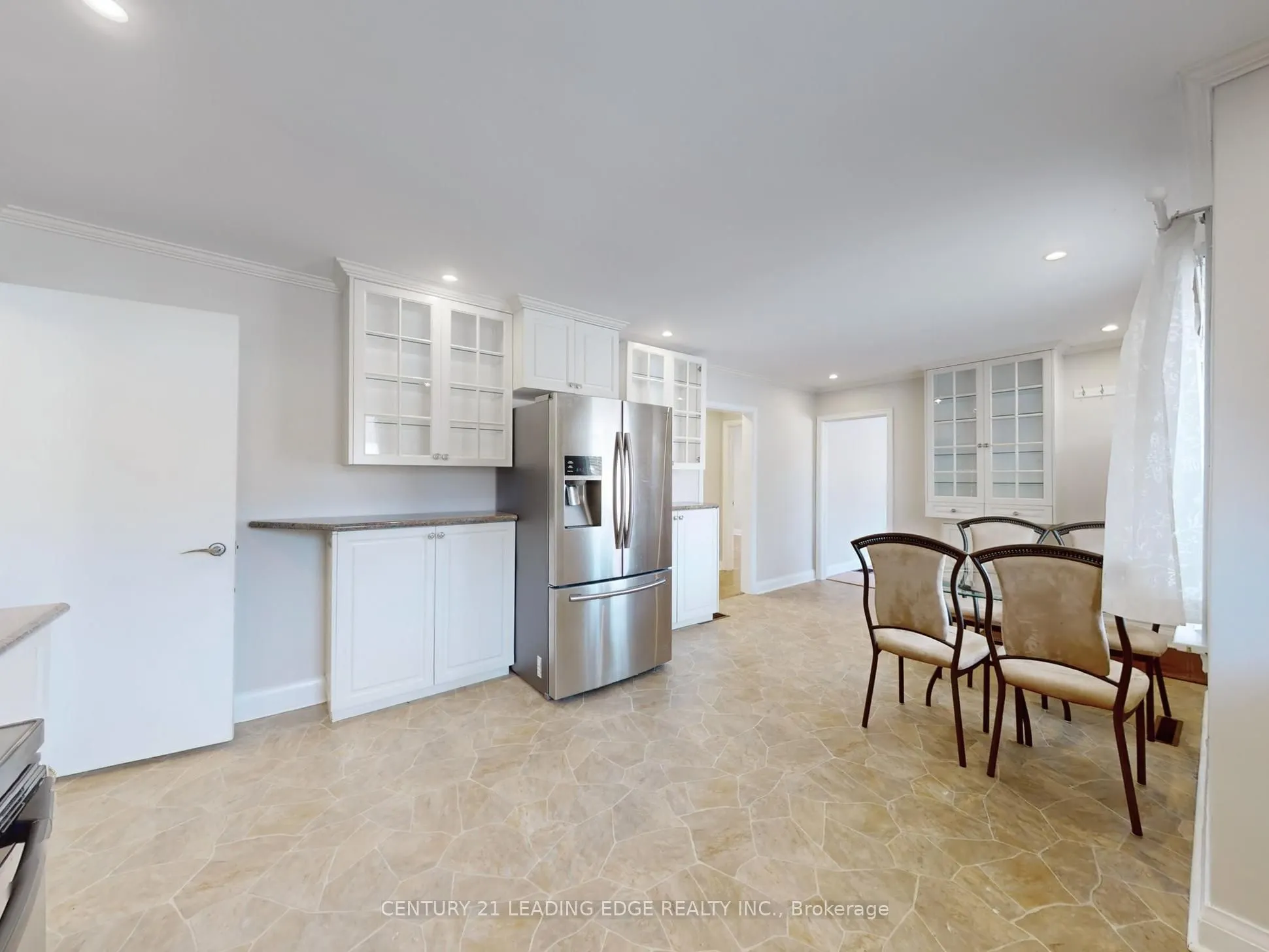 350 The Queensway S