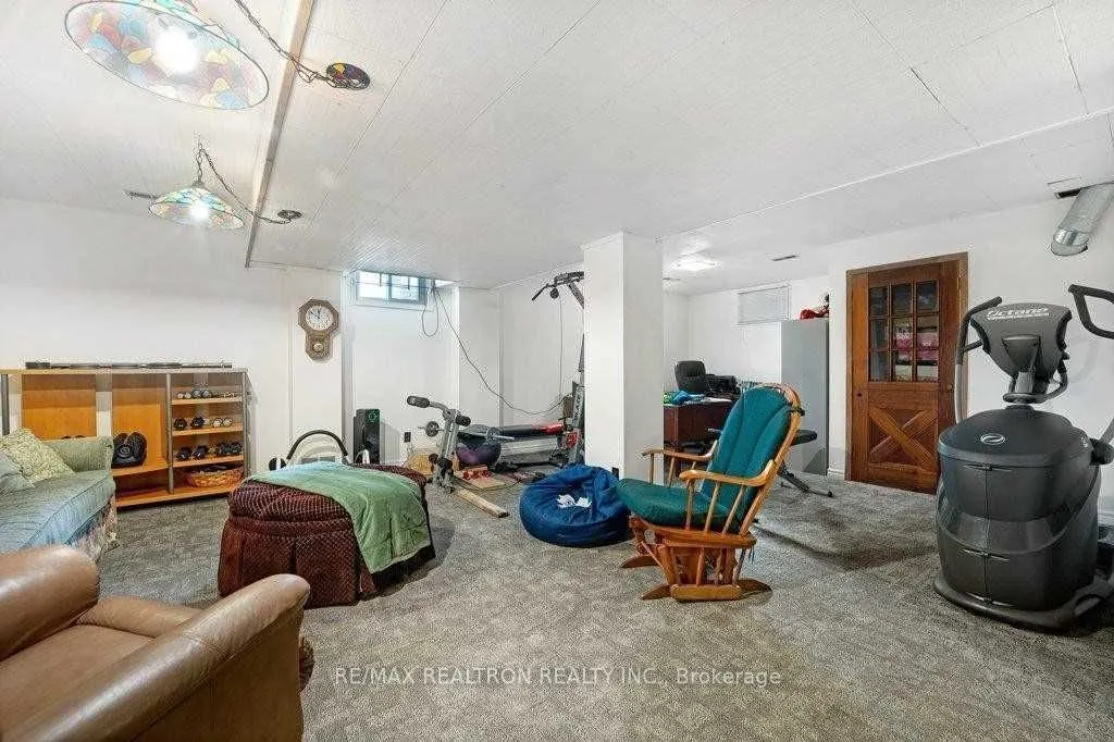 145 Melrose Avenue