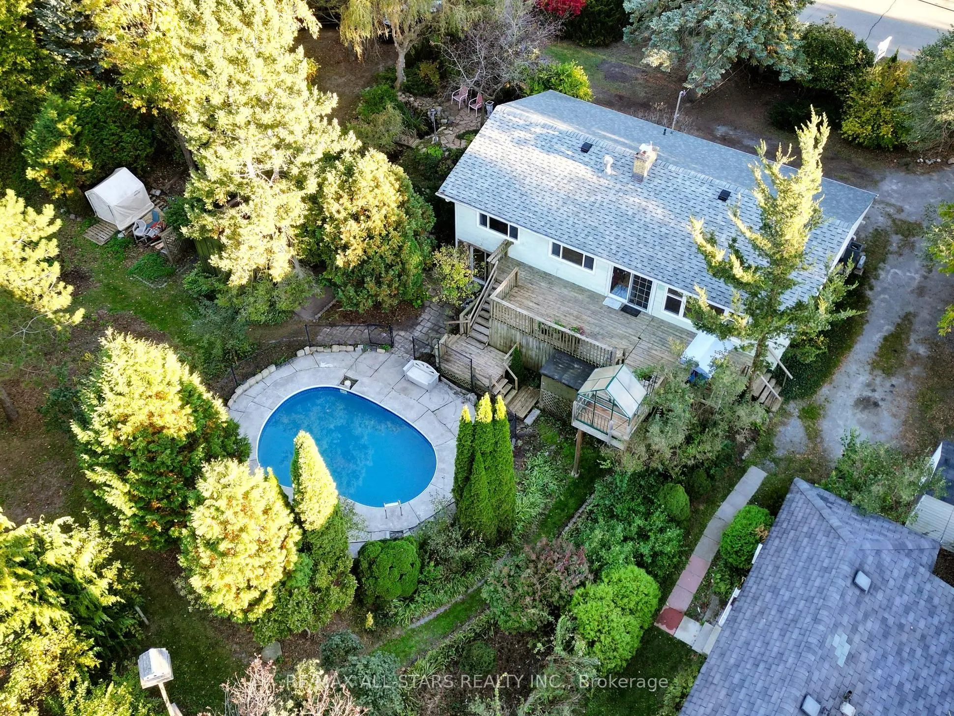40 Riverglen Drive