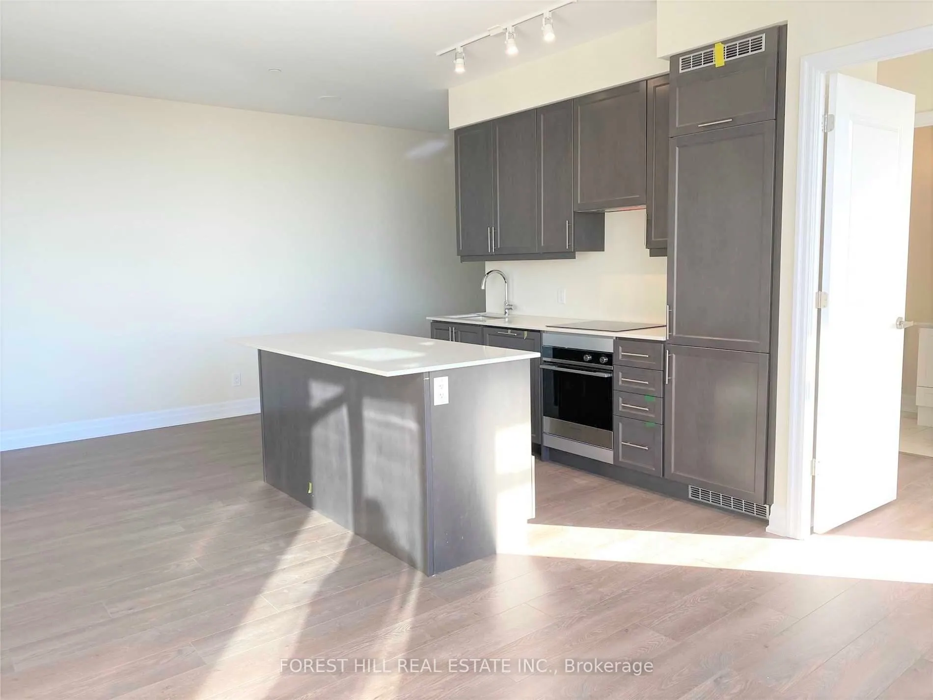 9075 Jane Street #1909